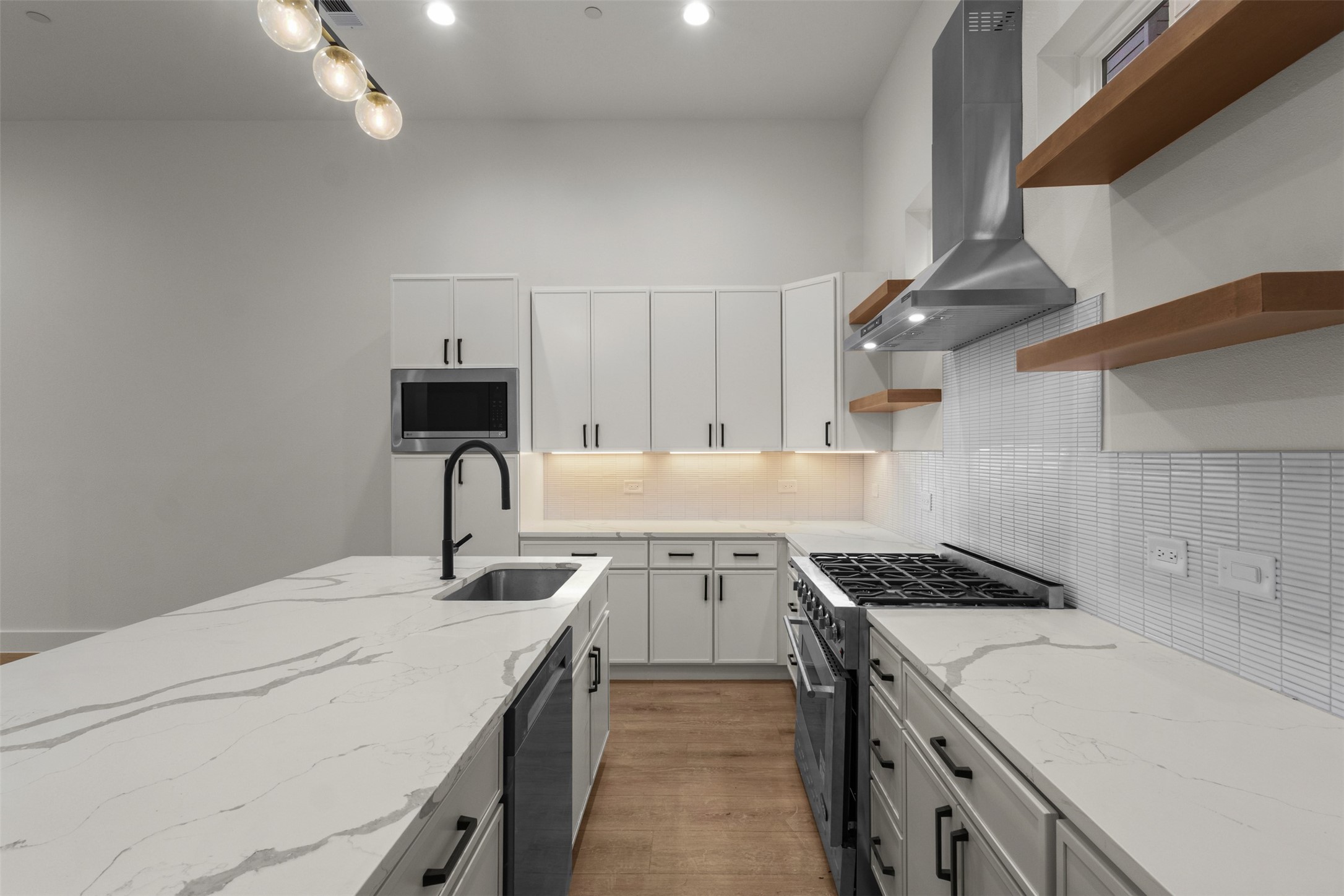 2203 Hondo Avenue Dallas TX 75219
