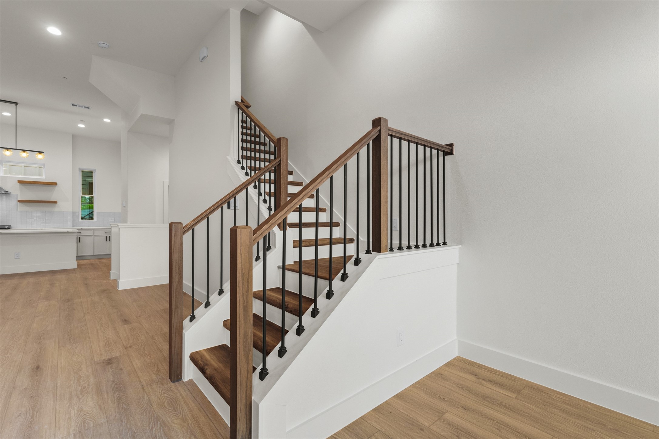 2203 Hondo Avenue Dallas TX 75219