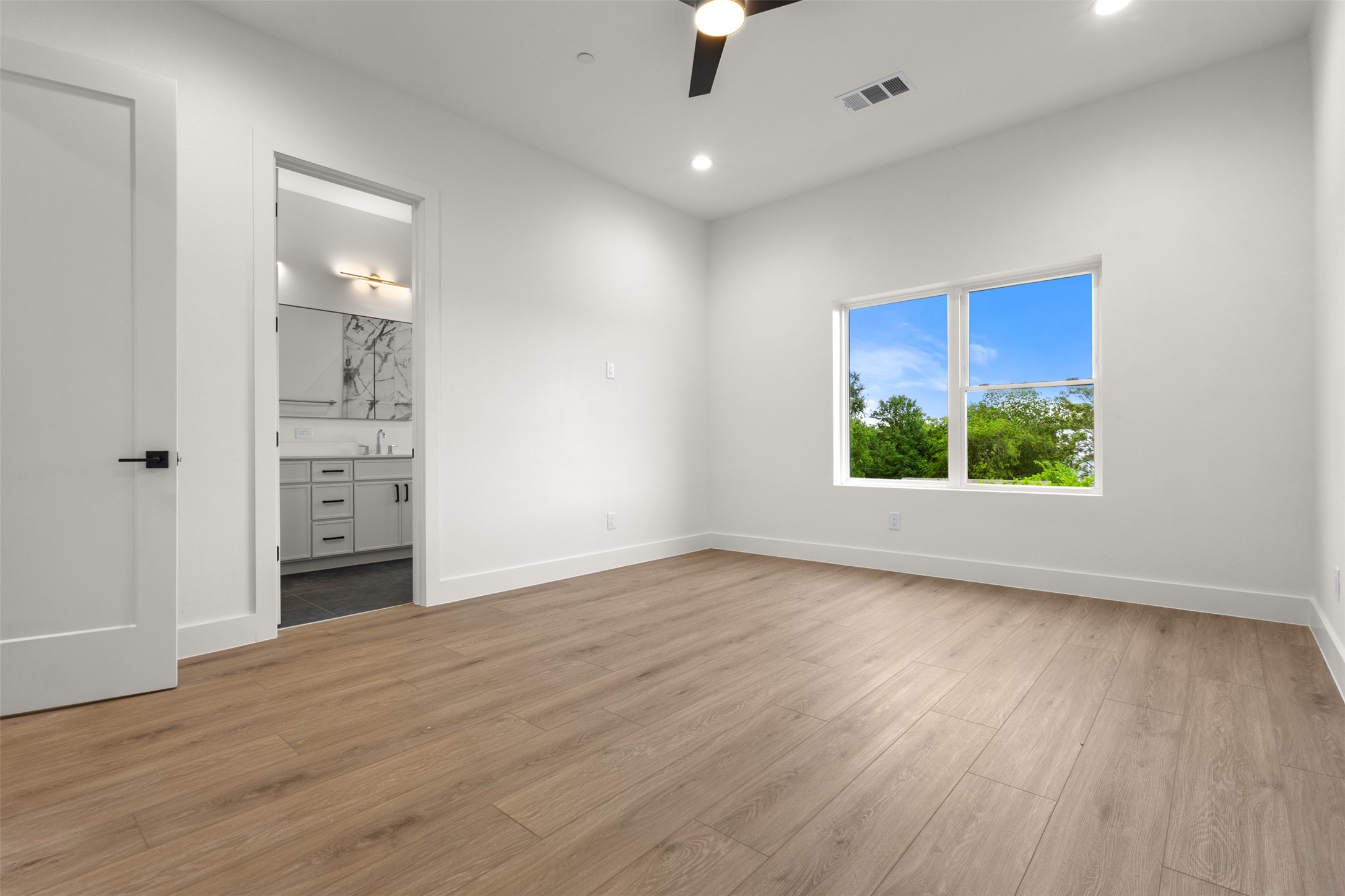 2203 Hondo Avenue Dallas TX 75219