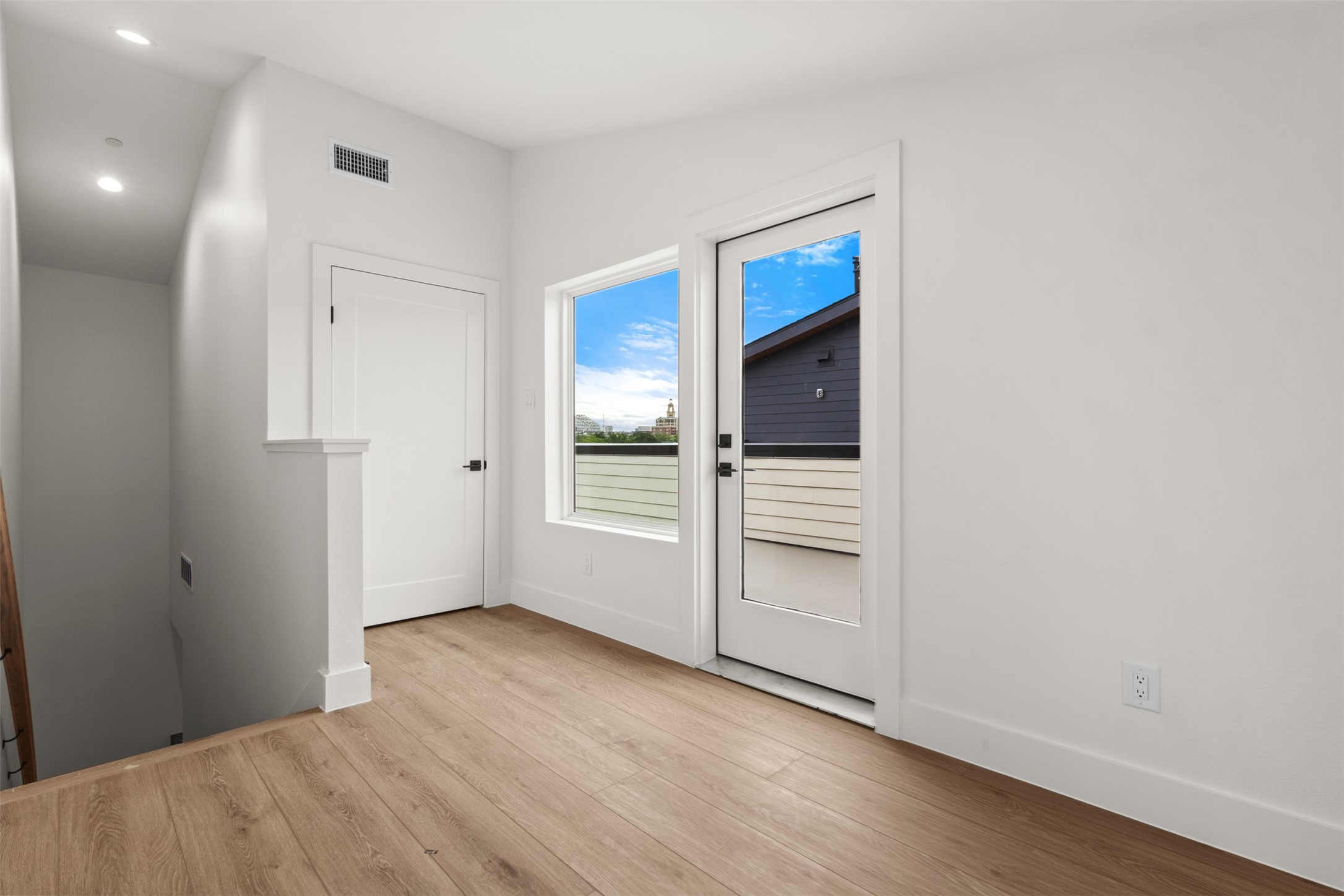 2203 Hondo Avenue Dallas TX 75219