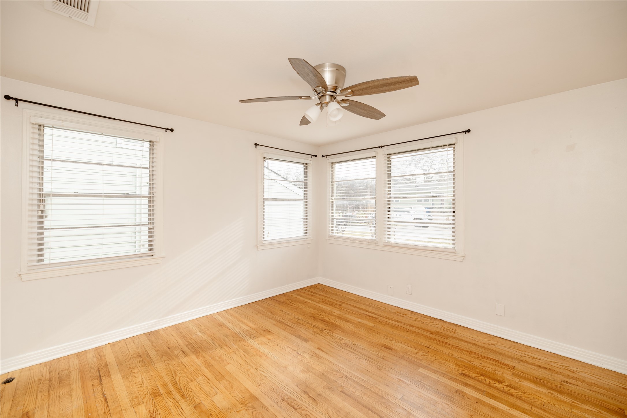 6419 Lovett Avenue Dallas TX 75227