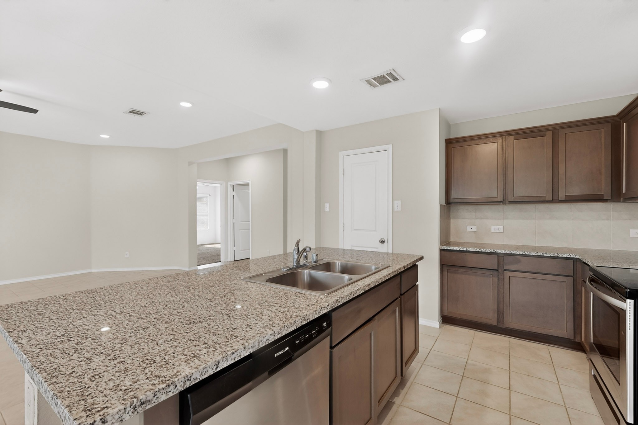 1901 Princeton Avenue Farmersville TX 75442