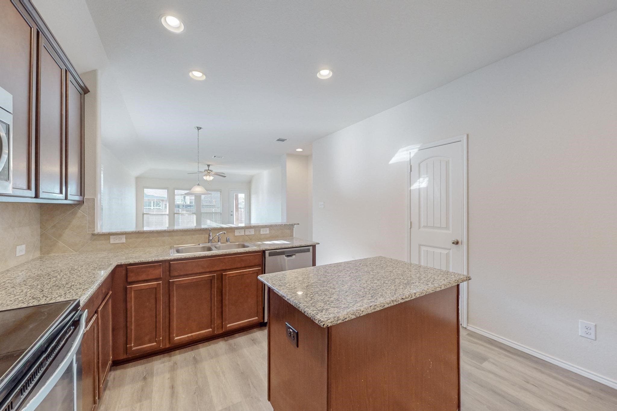 4728 Meadow Green Trail Fort Worth TX 76244