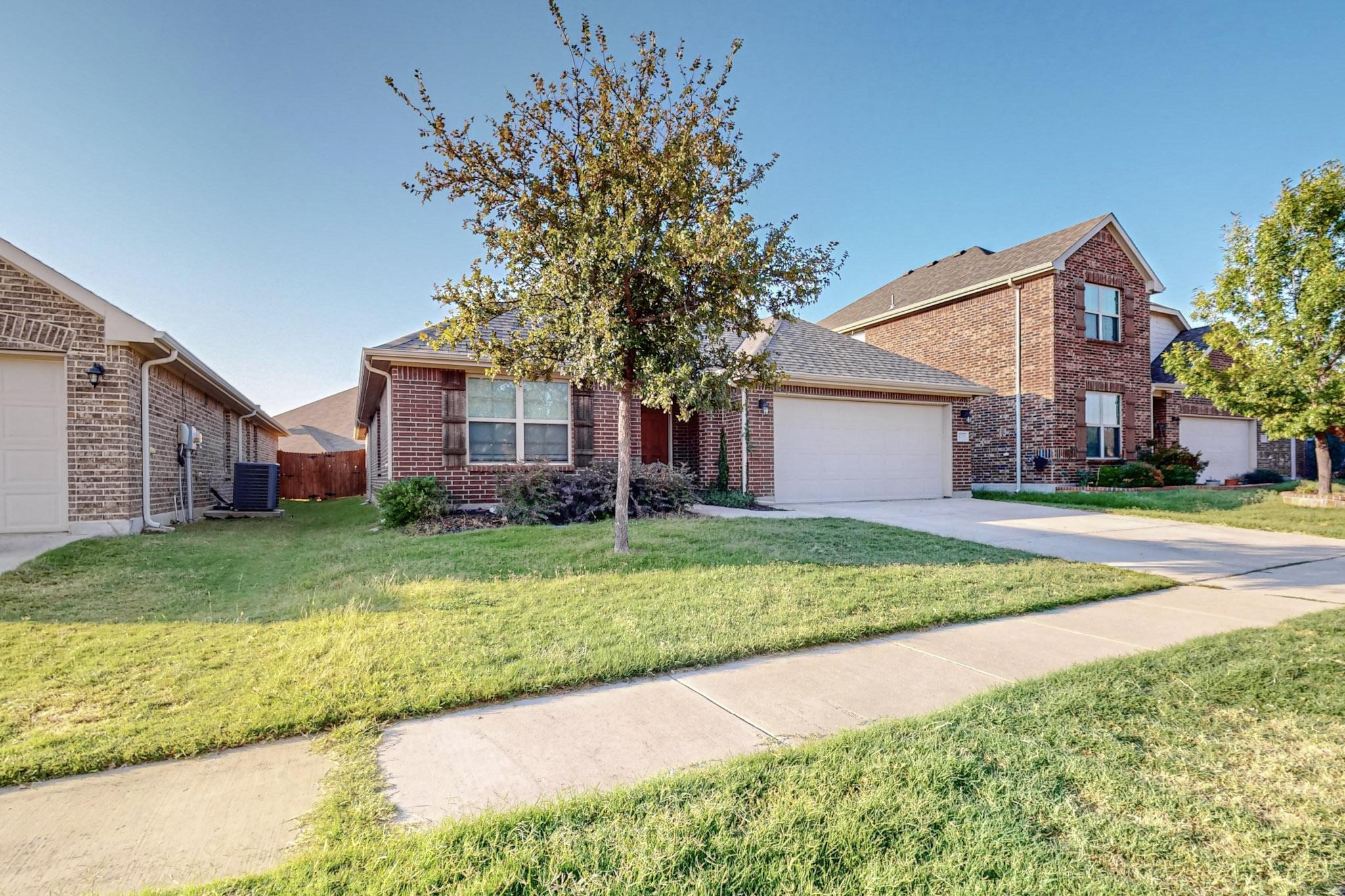 4728 Meadow Green Trail Fort Worth TX 76244