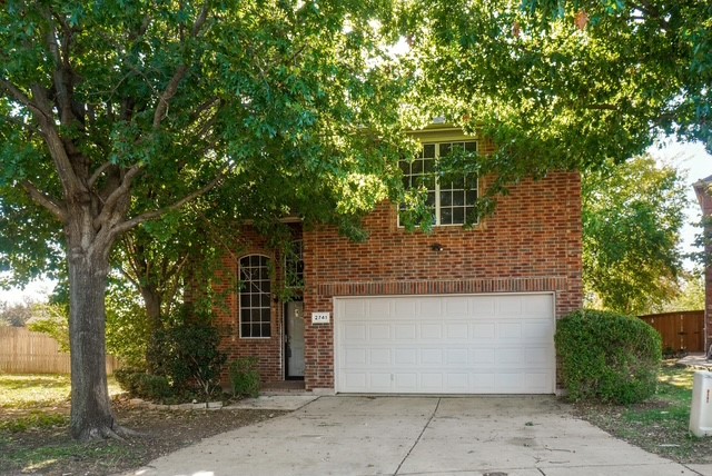 2741 Lynx Lane Fort Worth TX 76244