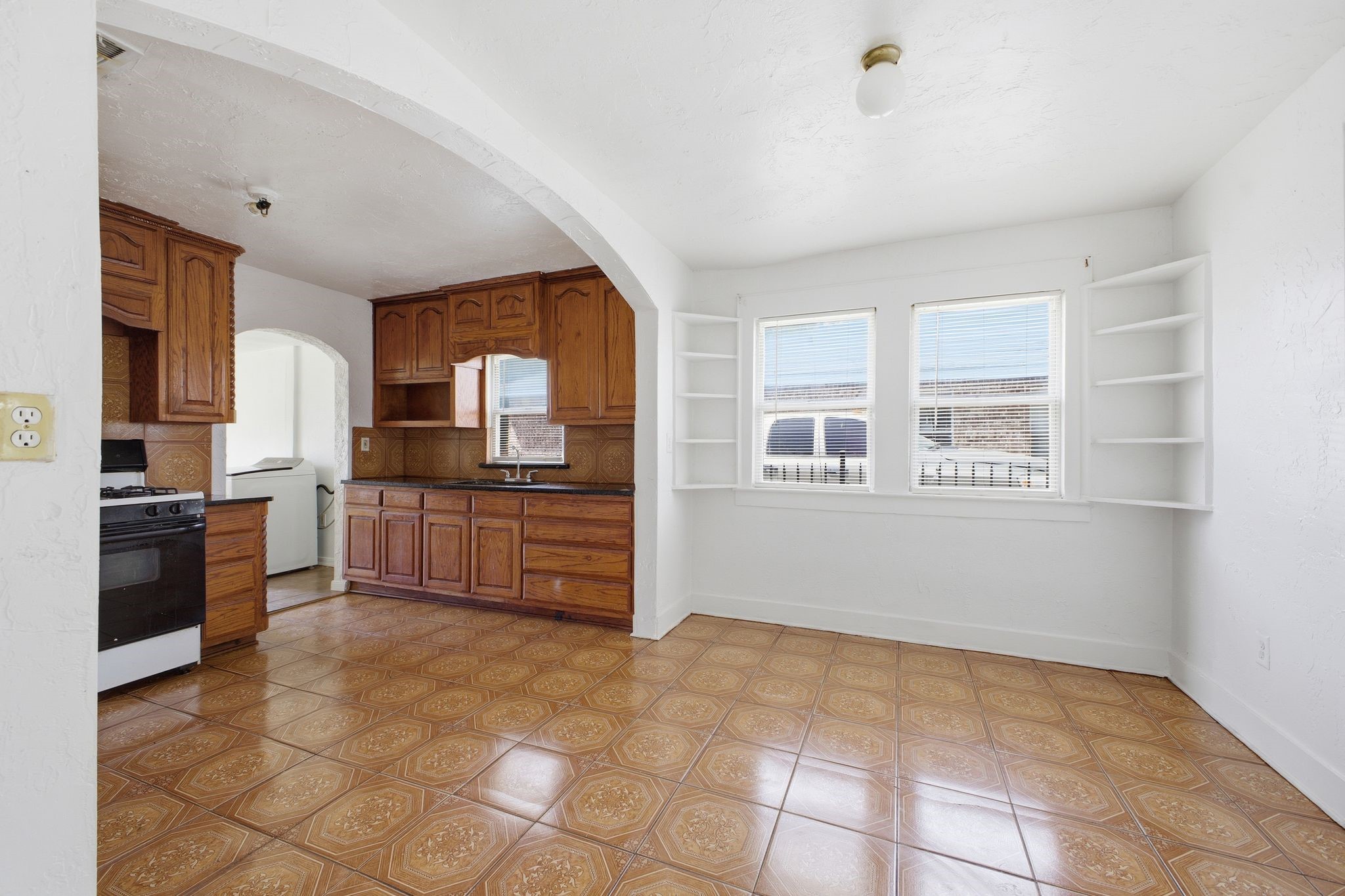 2634 Emmett Street Dallas TX 75211