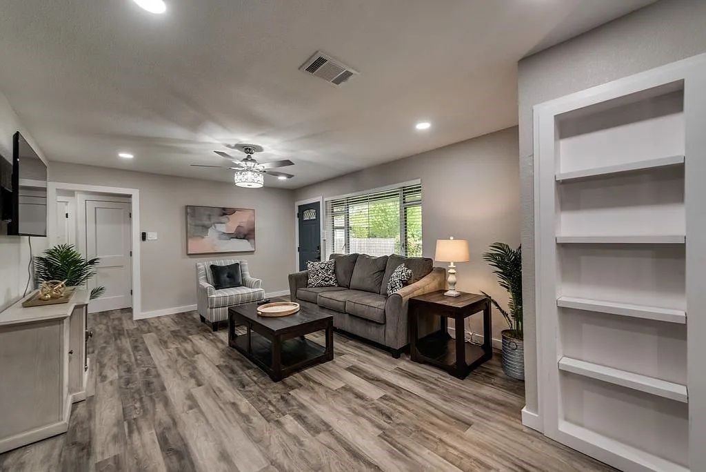 6503 E Mockingbird Lane Dallas TX 75214