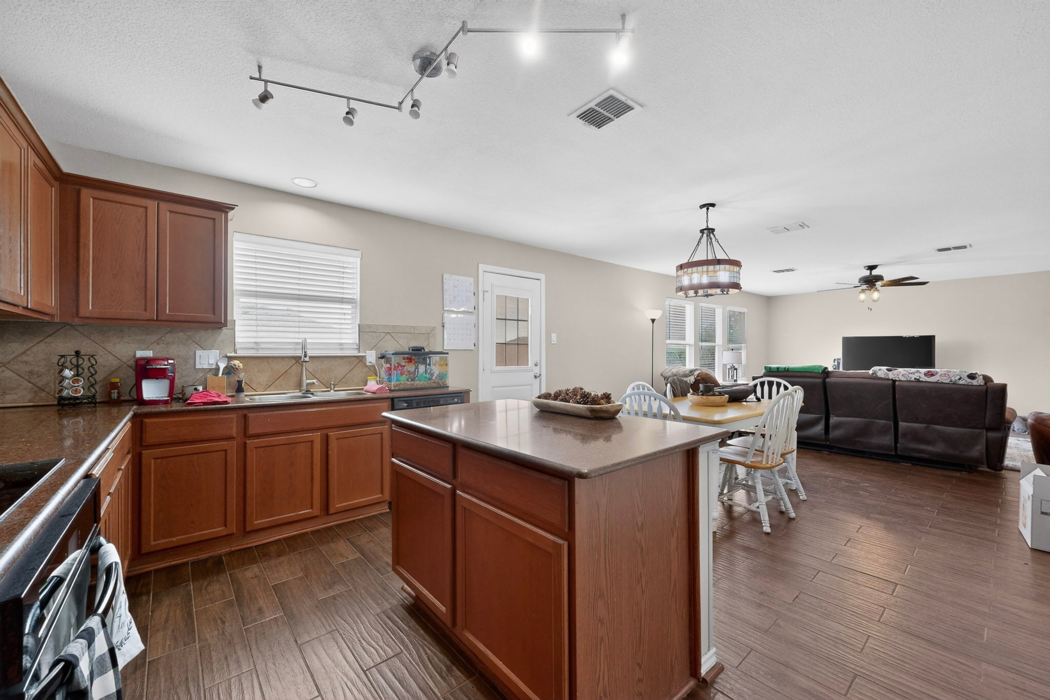 2435 Castle Pines Drive Burleson TX 76028