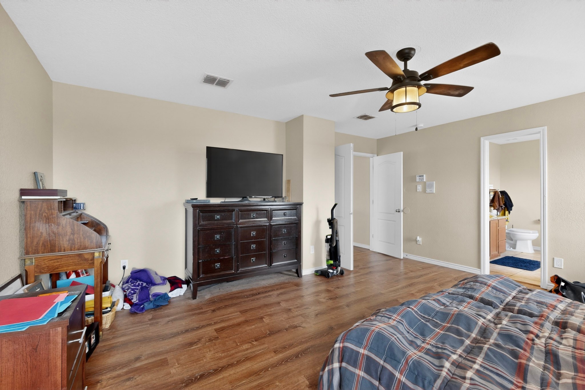2435 Castle Pines Drive Burleson TX 76028