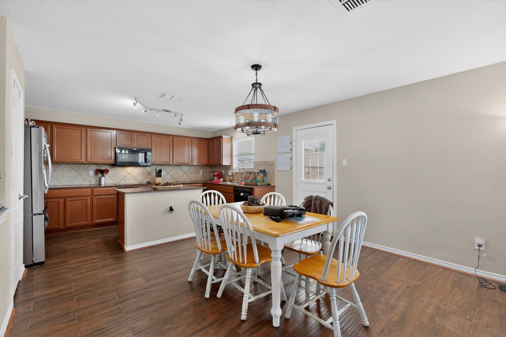 2435 Castle Pines Drive Burleson TX 76028