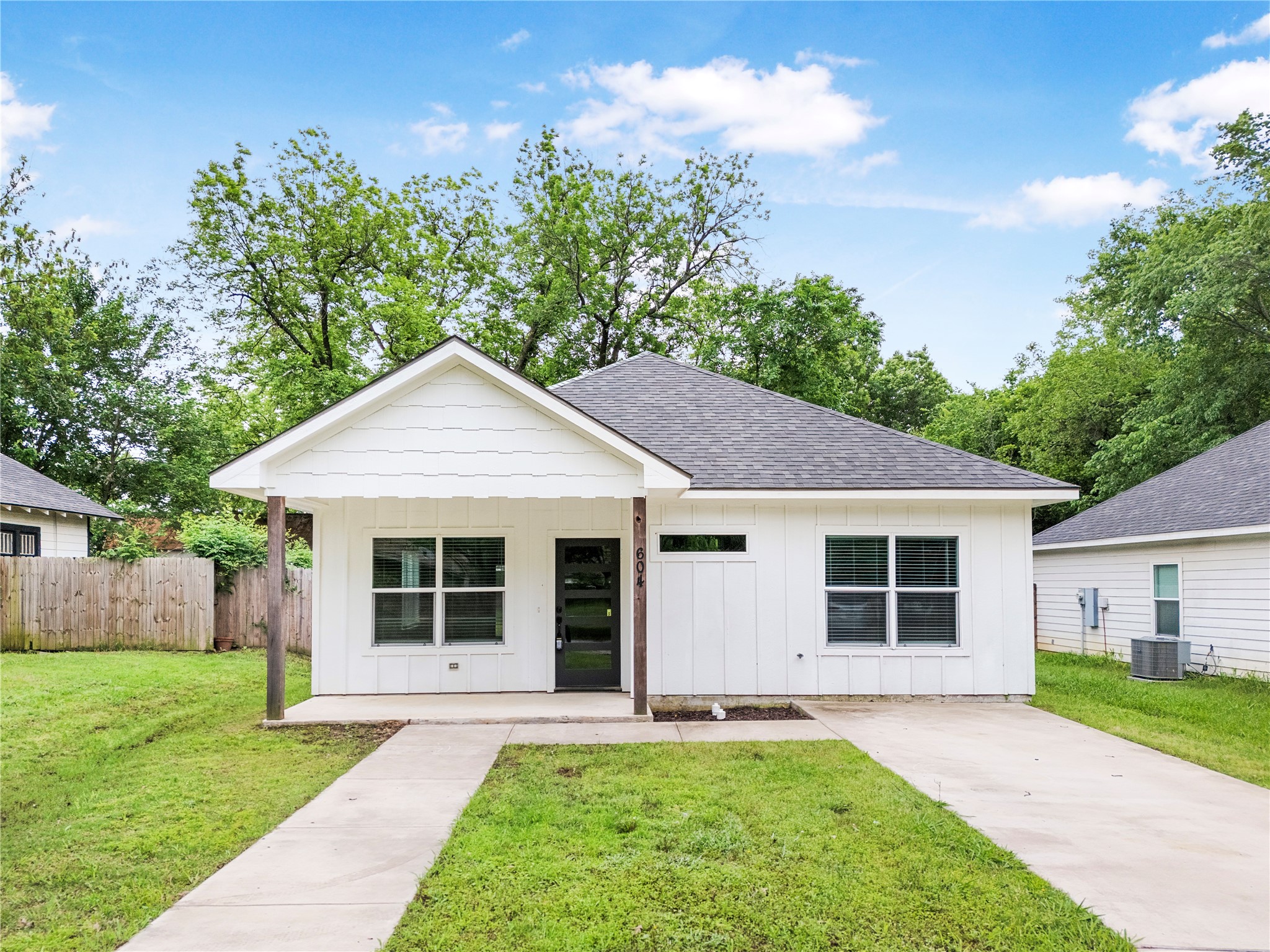 604 W Star Street Denison TX 75020