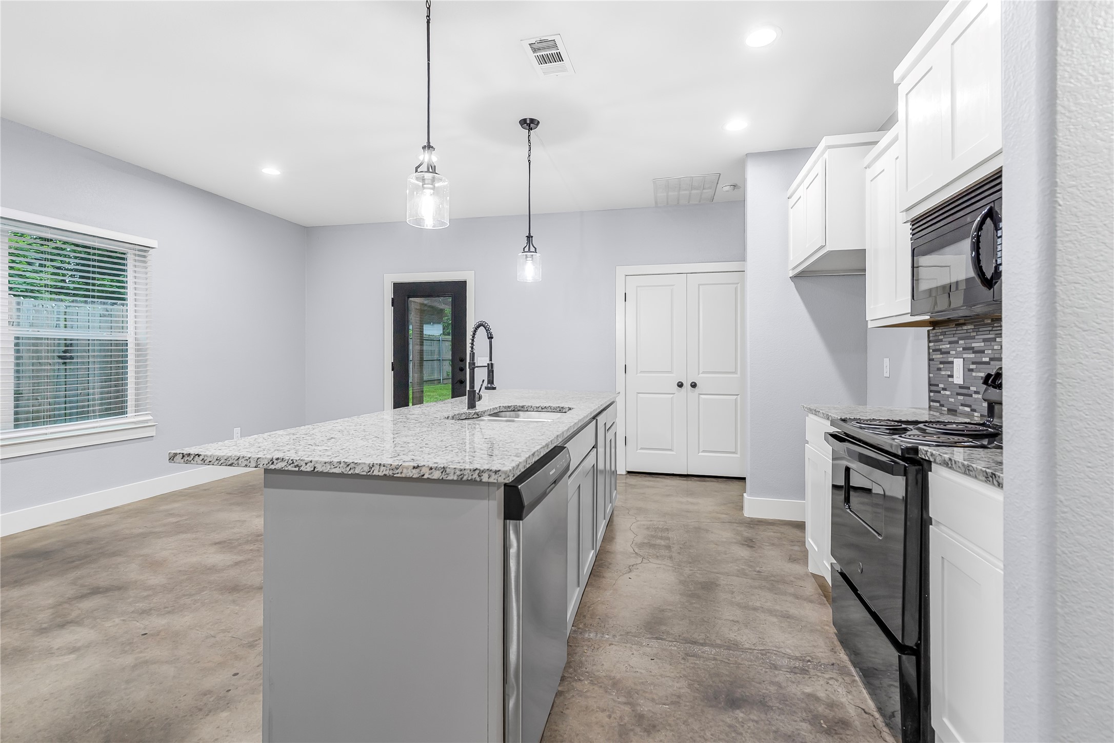 604 W Star Street Denison TX 75020