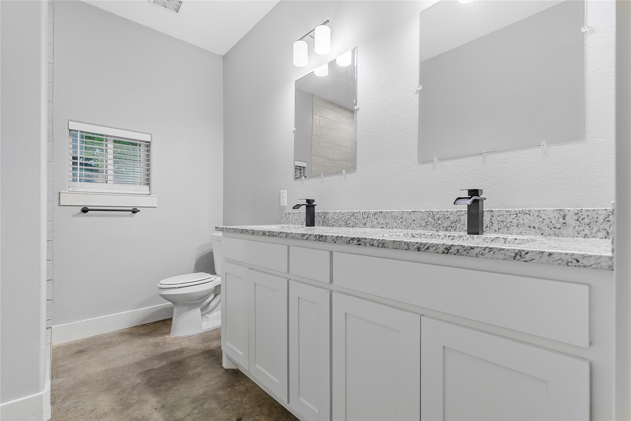 604 W Star Street Denison TX 75020