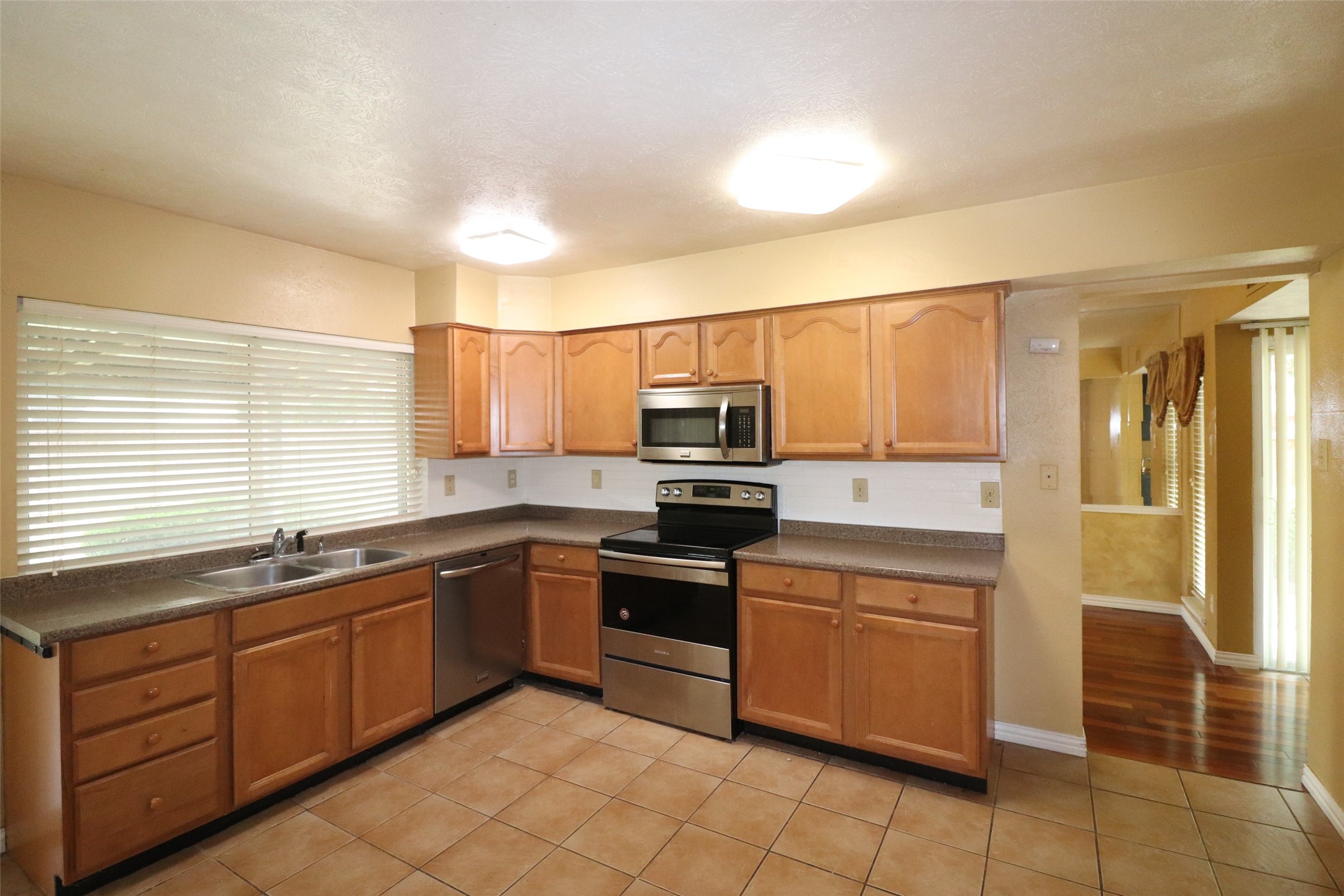2901 Red Gum Road Garland TX 75044