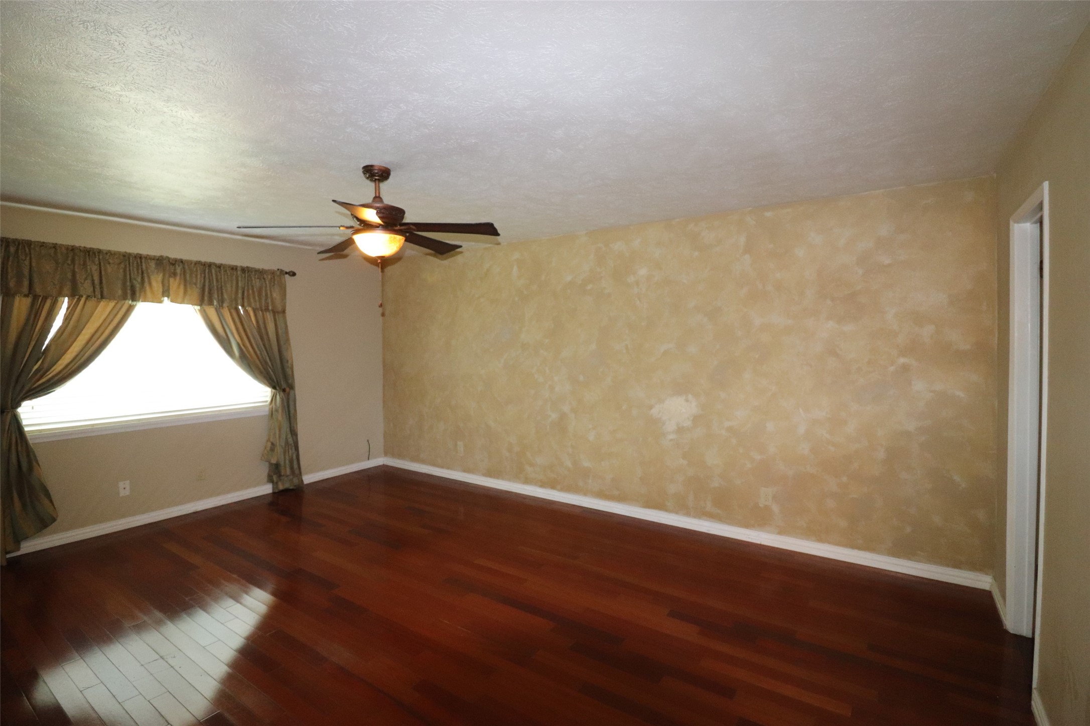 2901 Red Gum Road Garland TX 75044