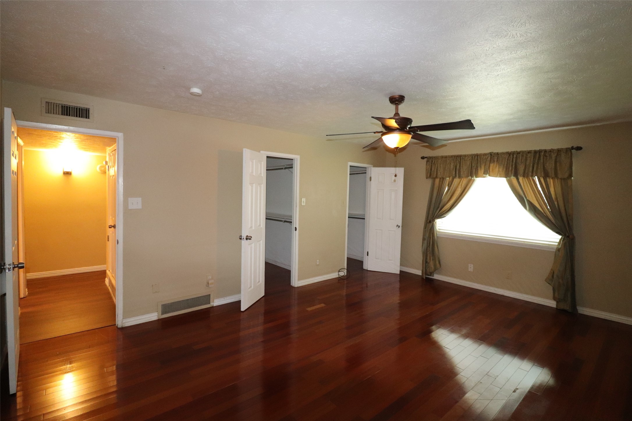 2901 Red Gum Road Garland TX 75044