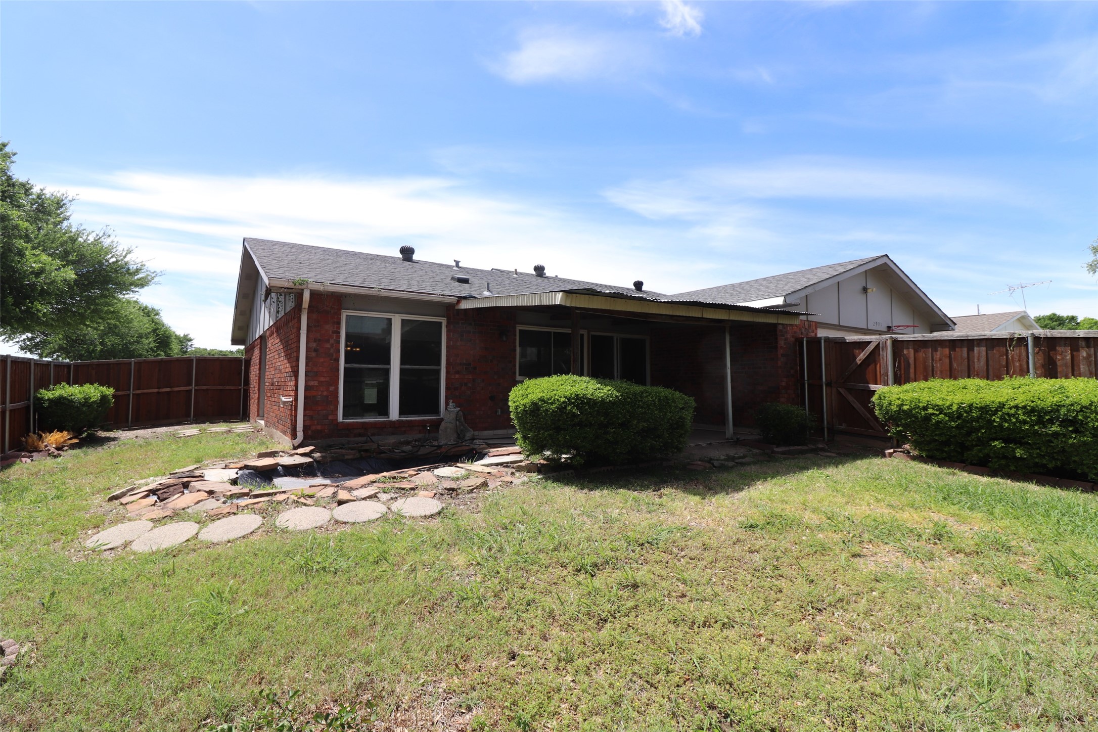 2901 Red Gum Road Garland TX 75044