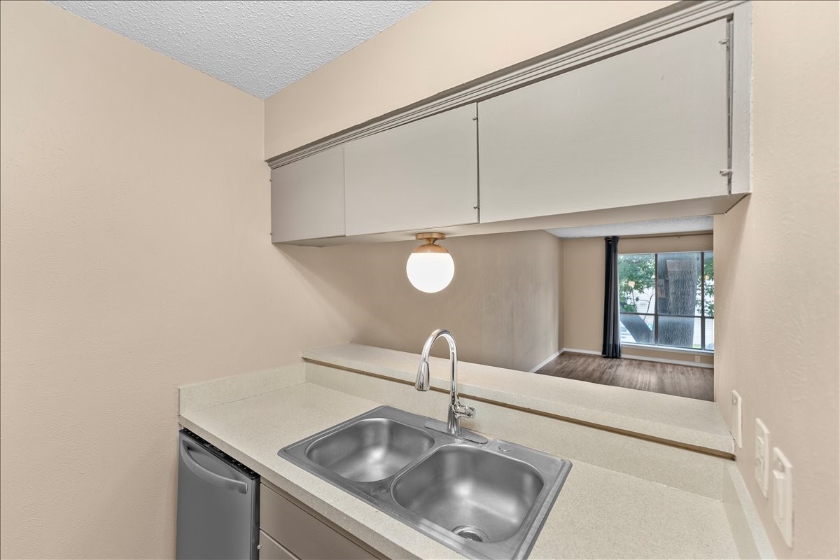 4859 Cedar Springs Road Dallas TX 75219