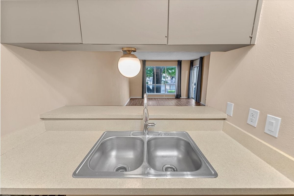 4859 Cedar Springs Road Dallas TX 75219