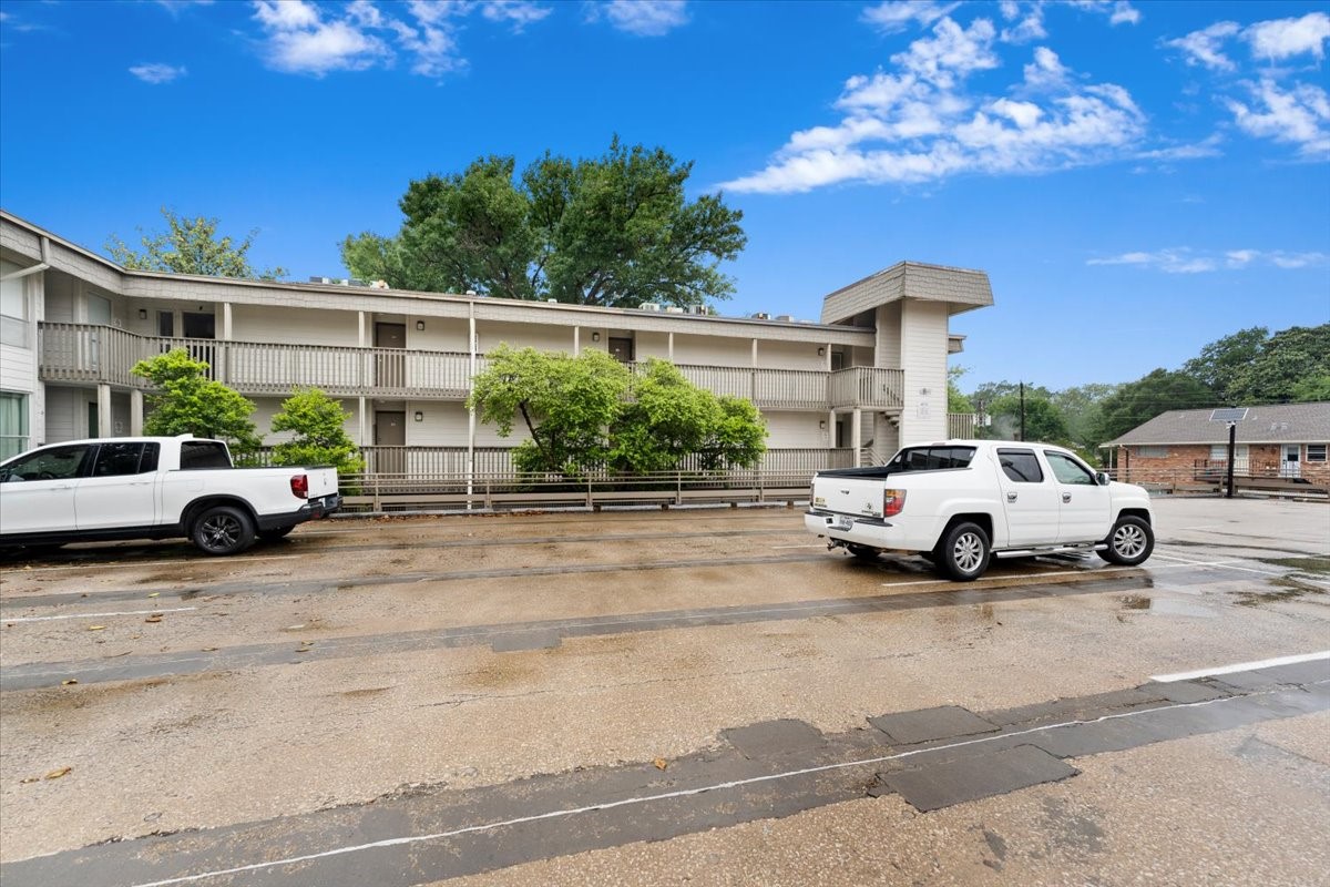 4859 Cedar Springs Road Dallas TX 75219