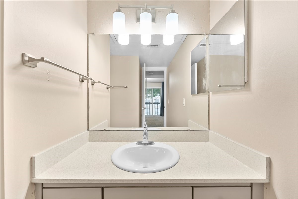 4859 Cedar Springs Road Dallas TX 75219