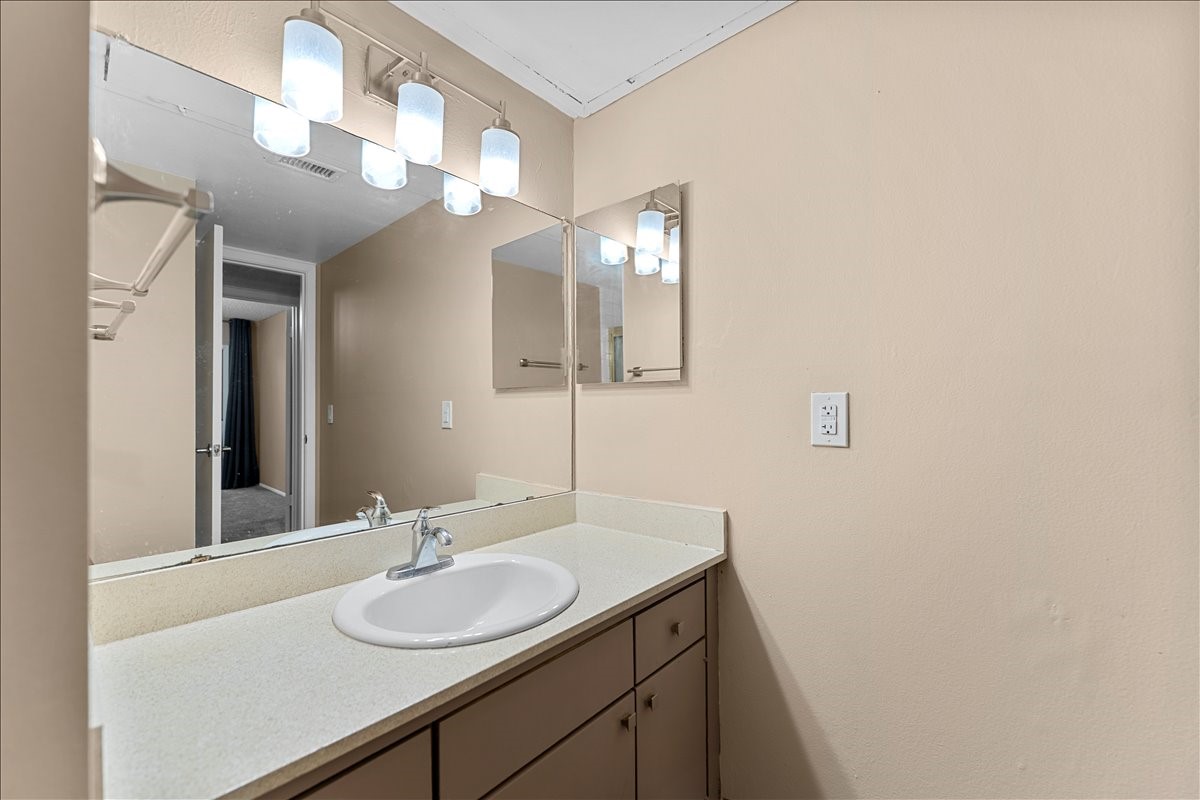 4859 Cedar Springs Road Dallas TX 75219