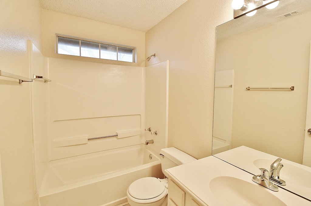 210 Ridgecrest Drive Cedar Hill TX 75104