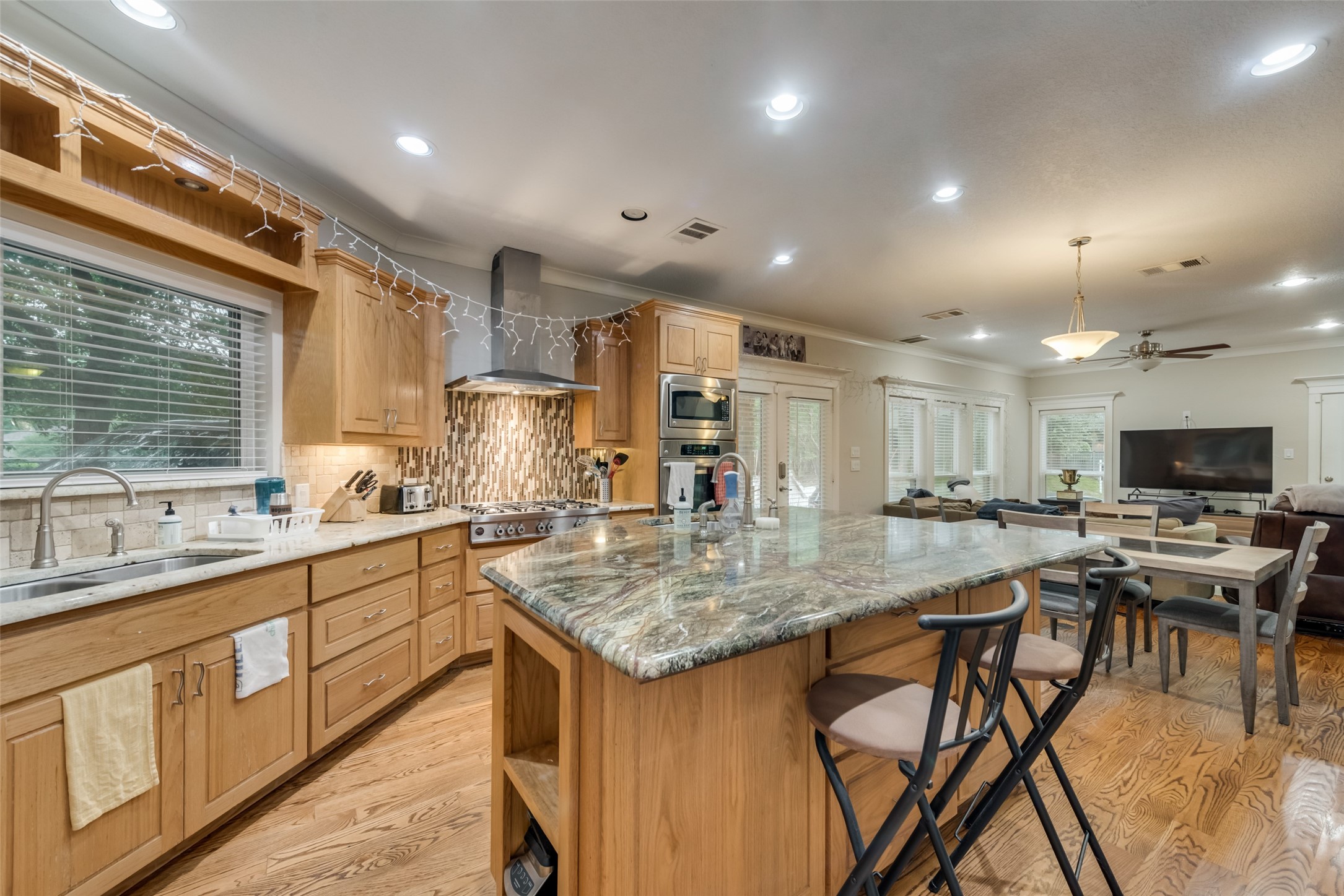 6119 Hudson Street Dallas TX 75206