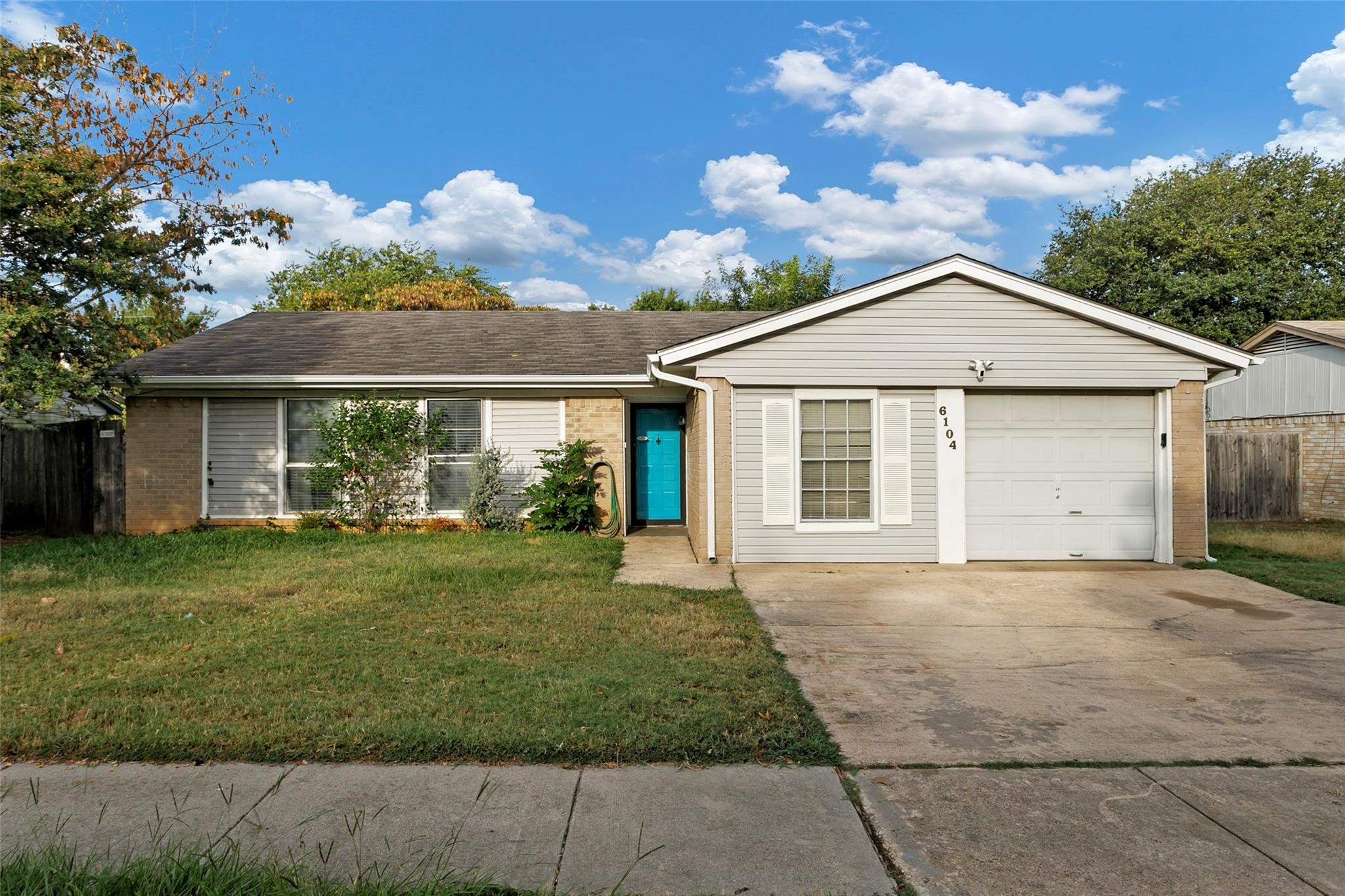 6104 Kelly Elliott Road Arlington TX 76001