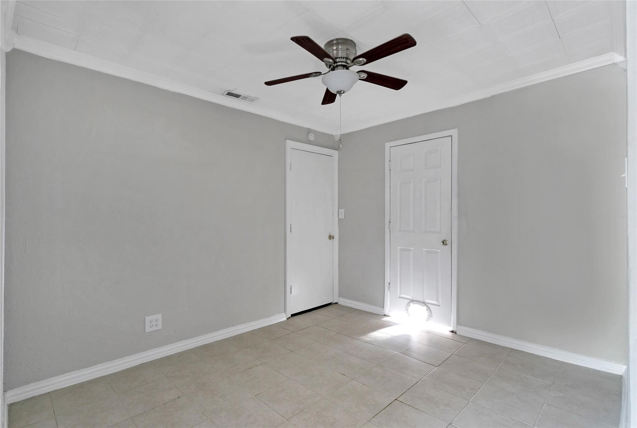 6104 Kelly Elliott Road Arlington TX 76001