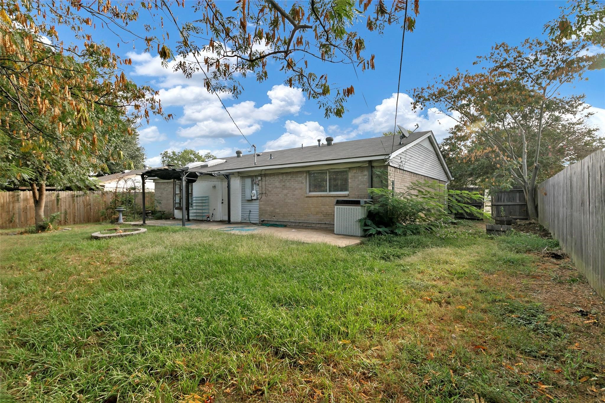 6104 Kelly Elliott Road Arlington TX 76001