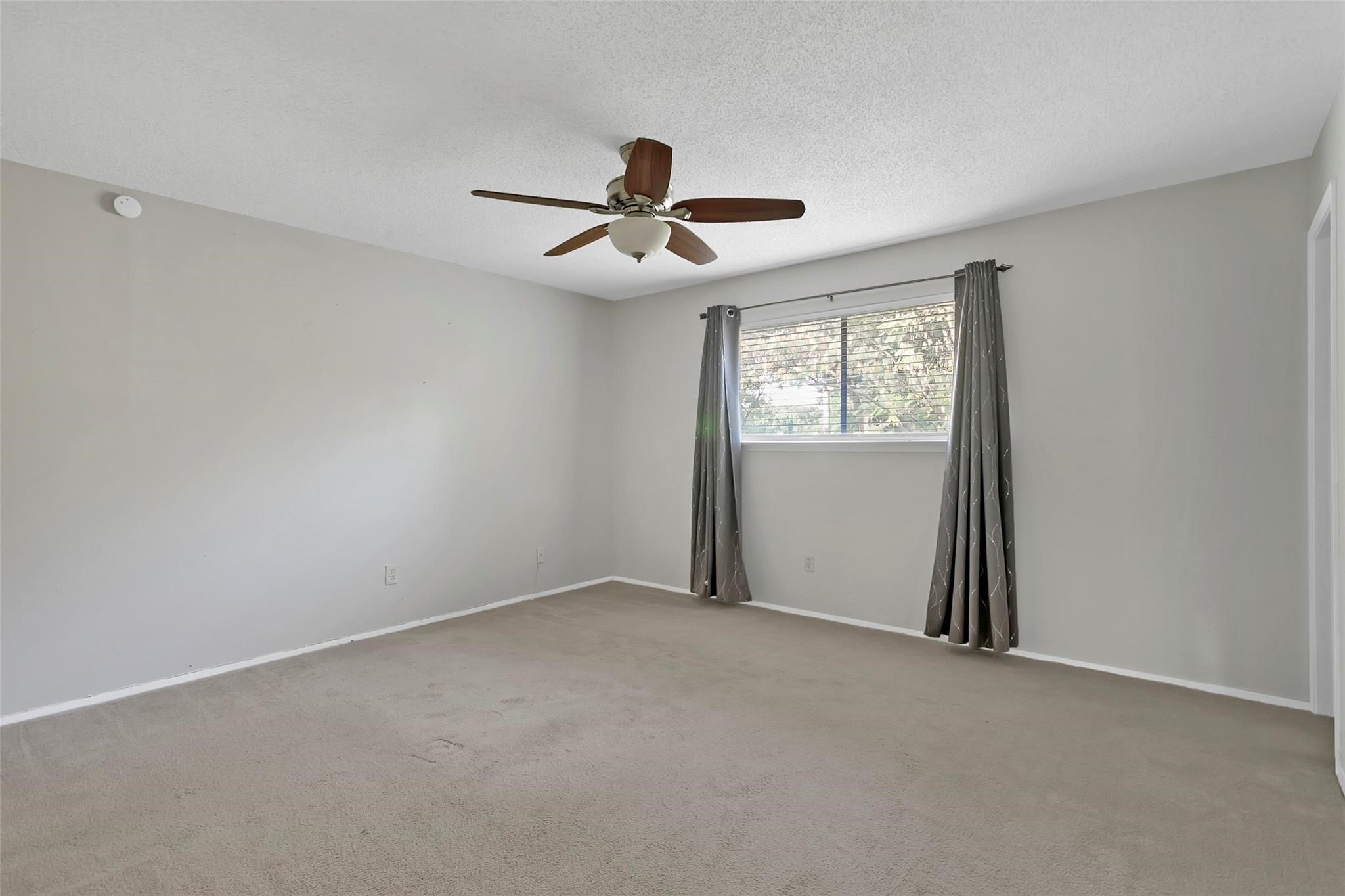 6104 Kelly Elliott Road Arlington TX 76001