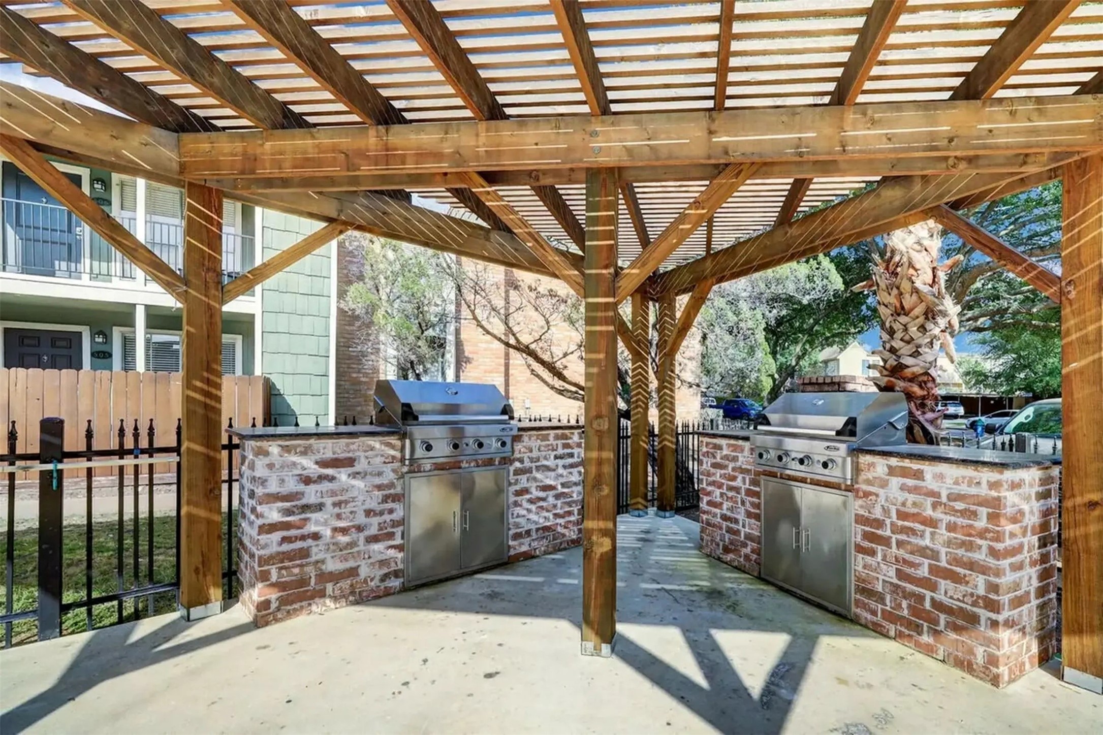 851 Threadneedle Street Houston TX 77079