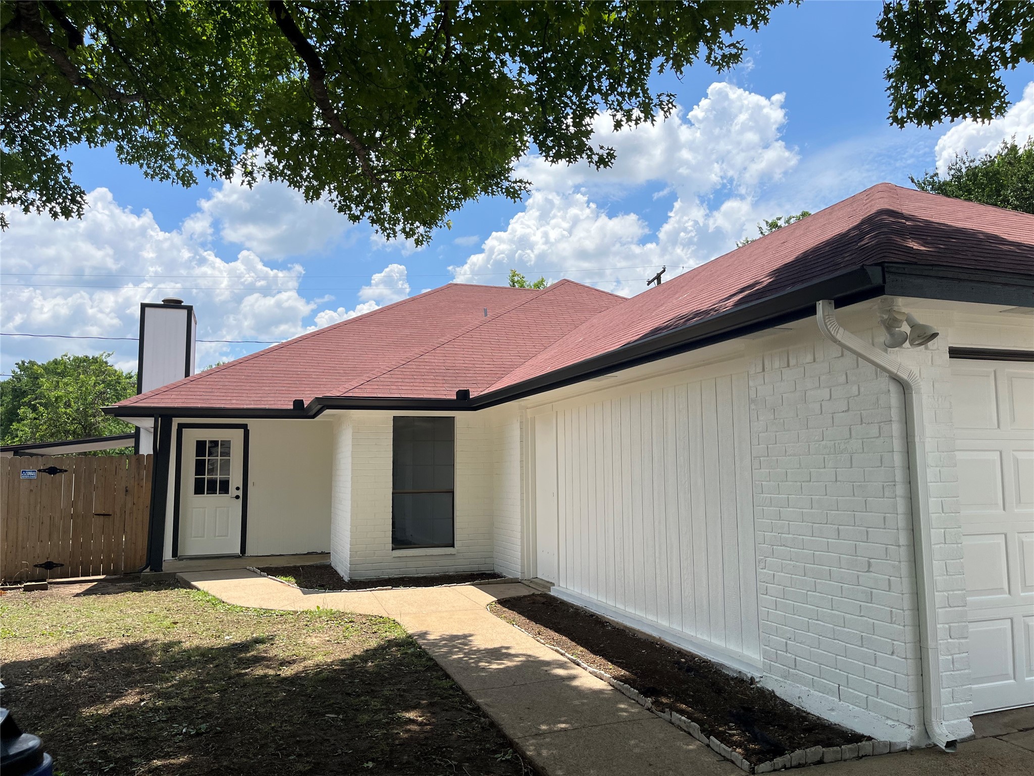 1045 Mitchell Lane Burleson TX 76028