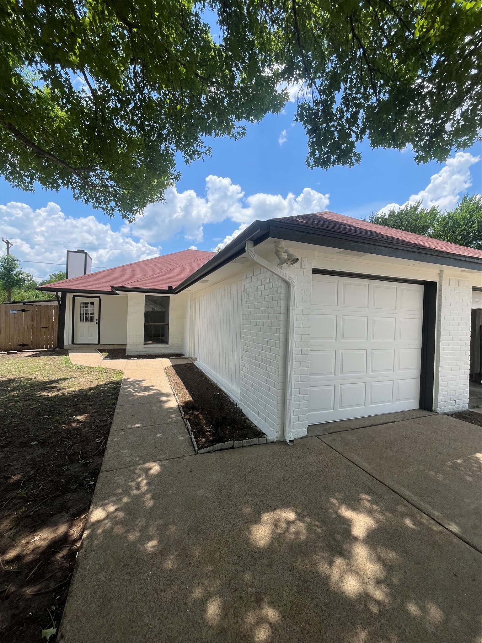 1045 Mitchell Lane Burleson TX 76028