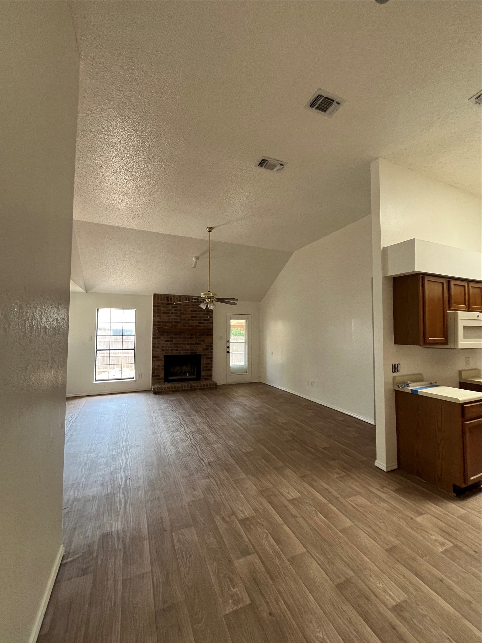 1045 Mitchell Lane Burleson TX 76028