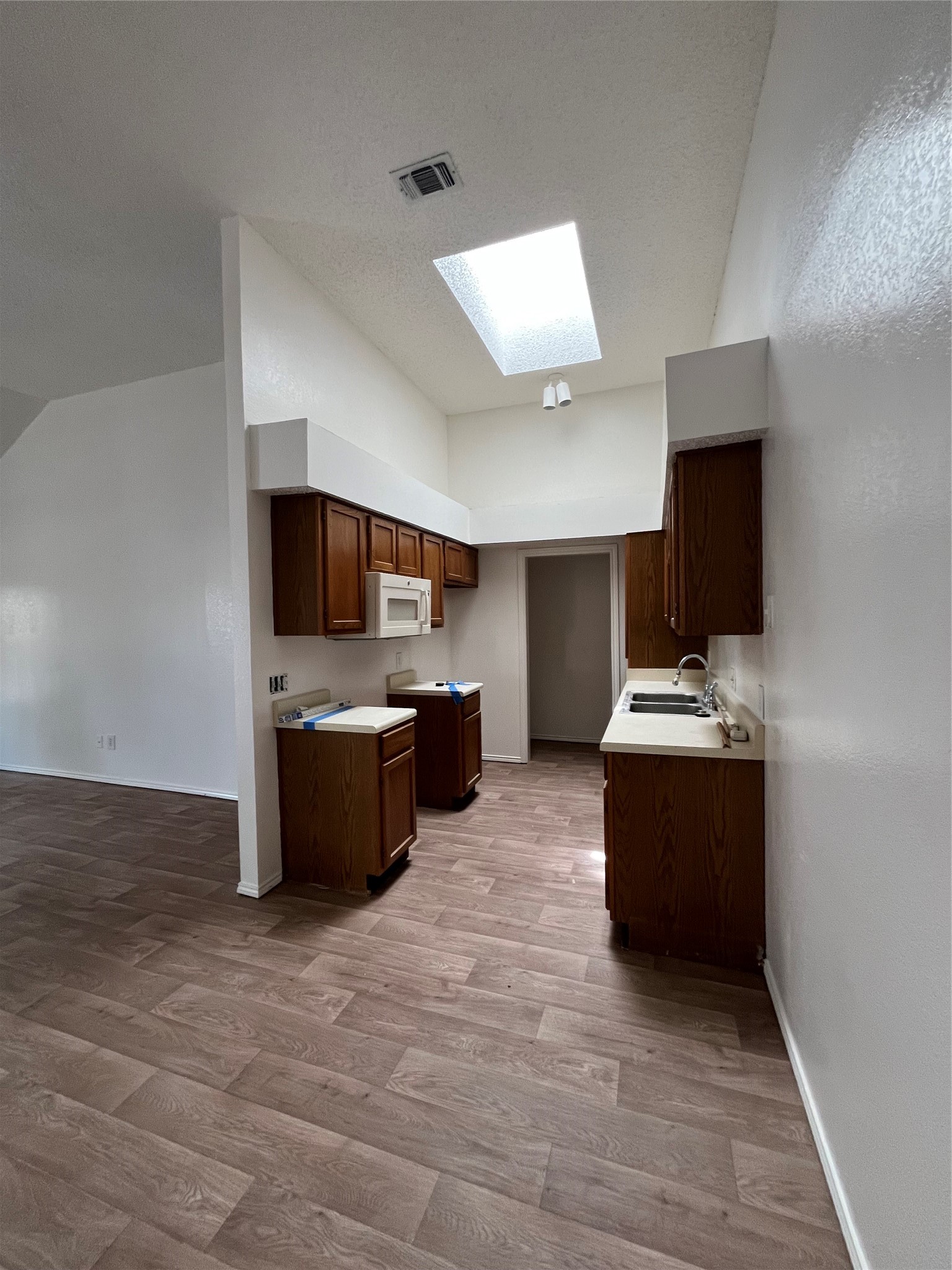 1045 Mitchell Lane Burleson TX 76028