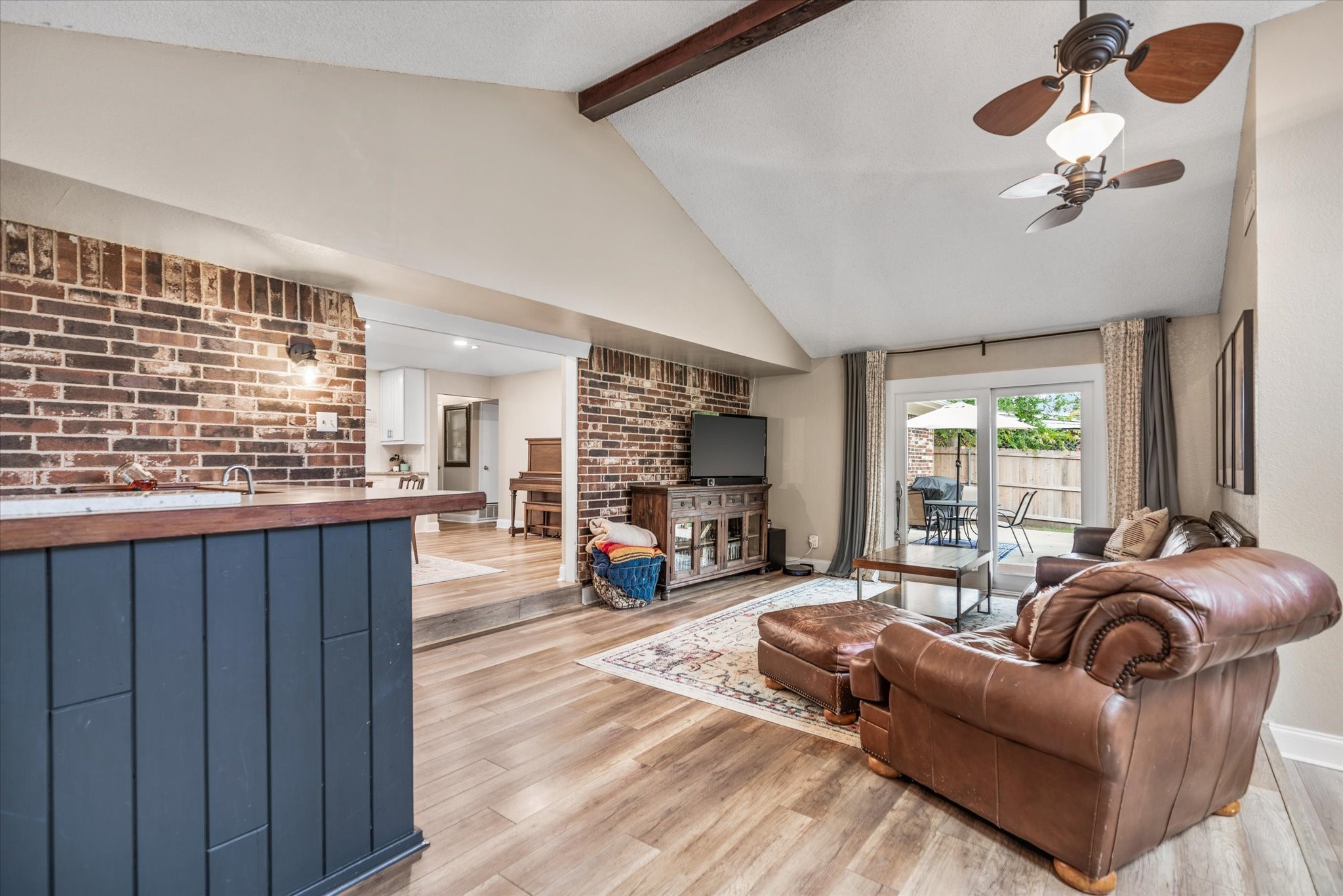 2021 Memphis Drive Bedford TX 76022