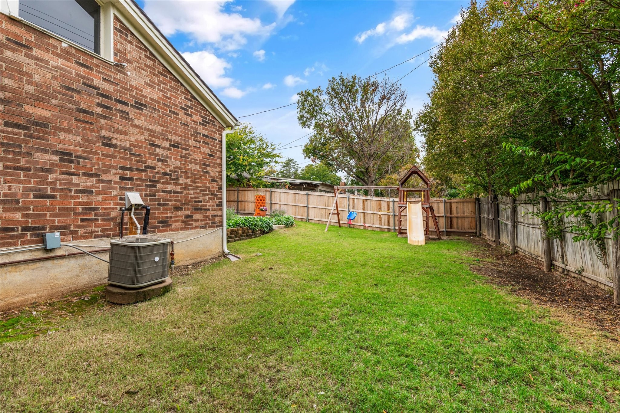2021 Memphis Drive Bedford TX 76022