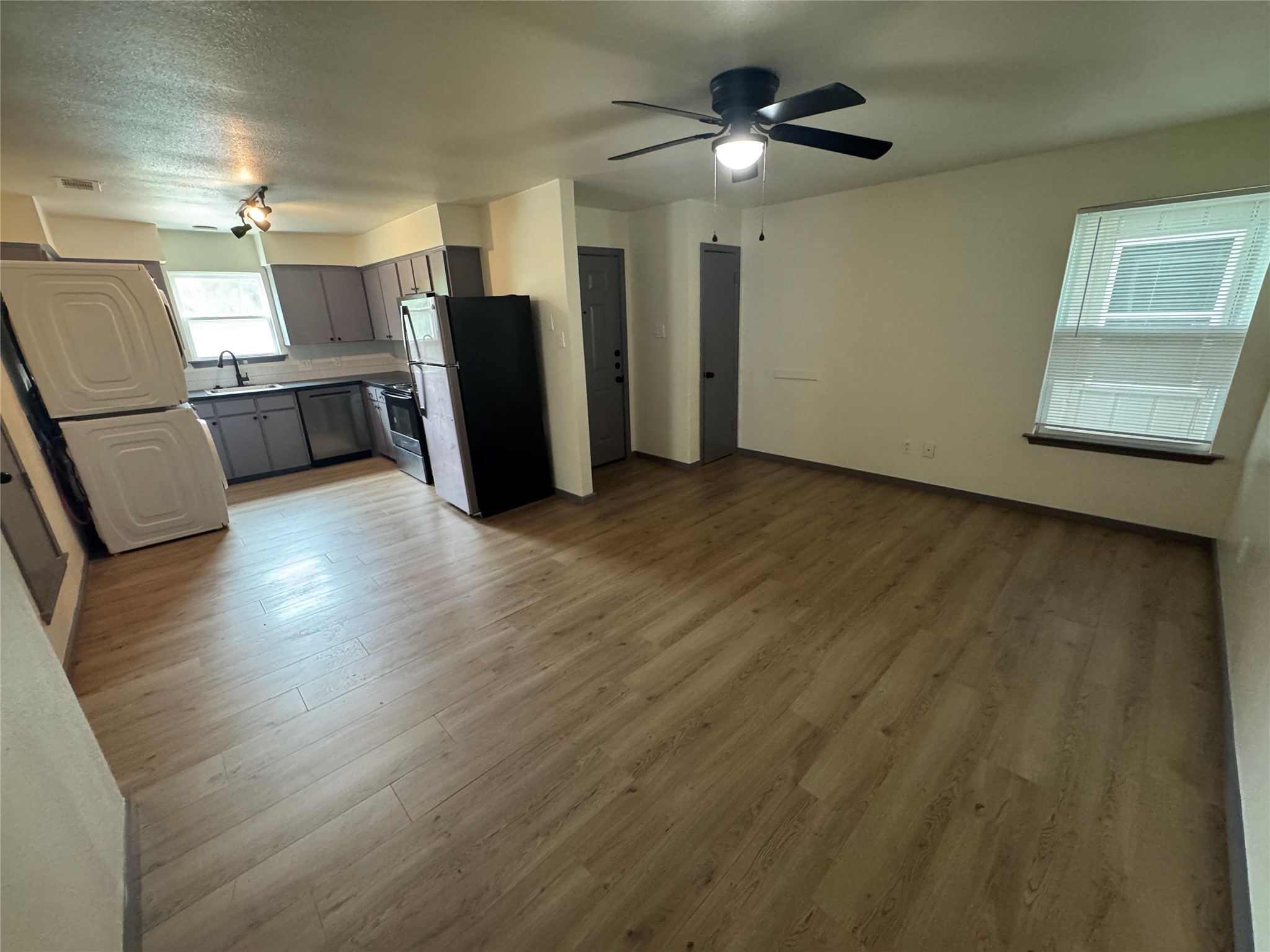 7300 Comanche Trail Lake Worth TX 76135