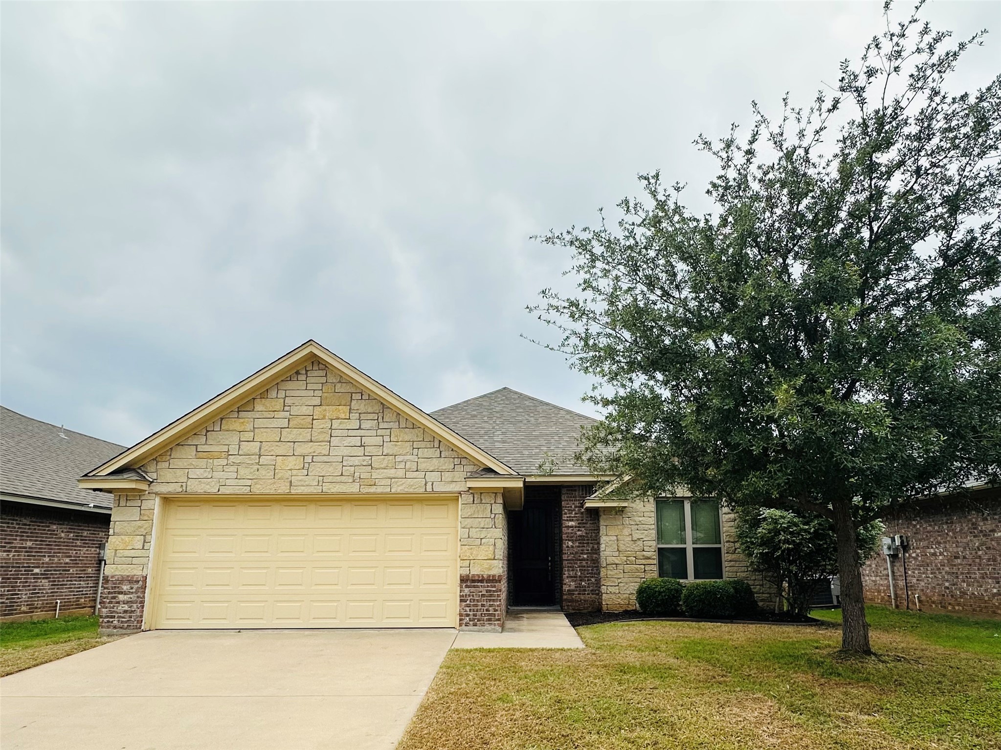 1409 Lauren Lane Granbury TX 76048