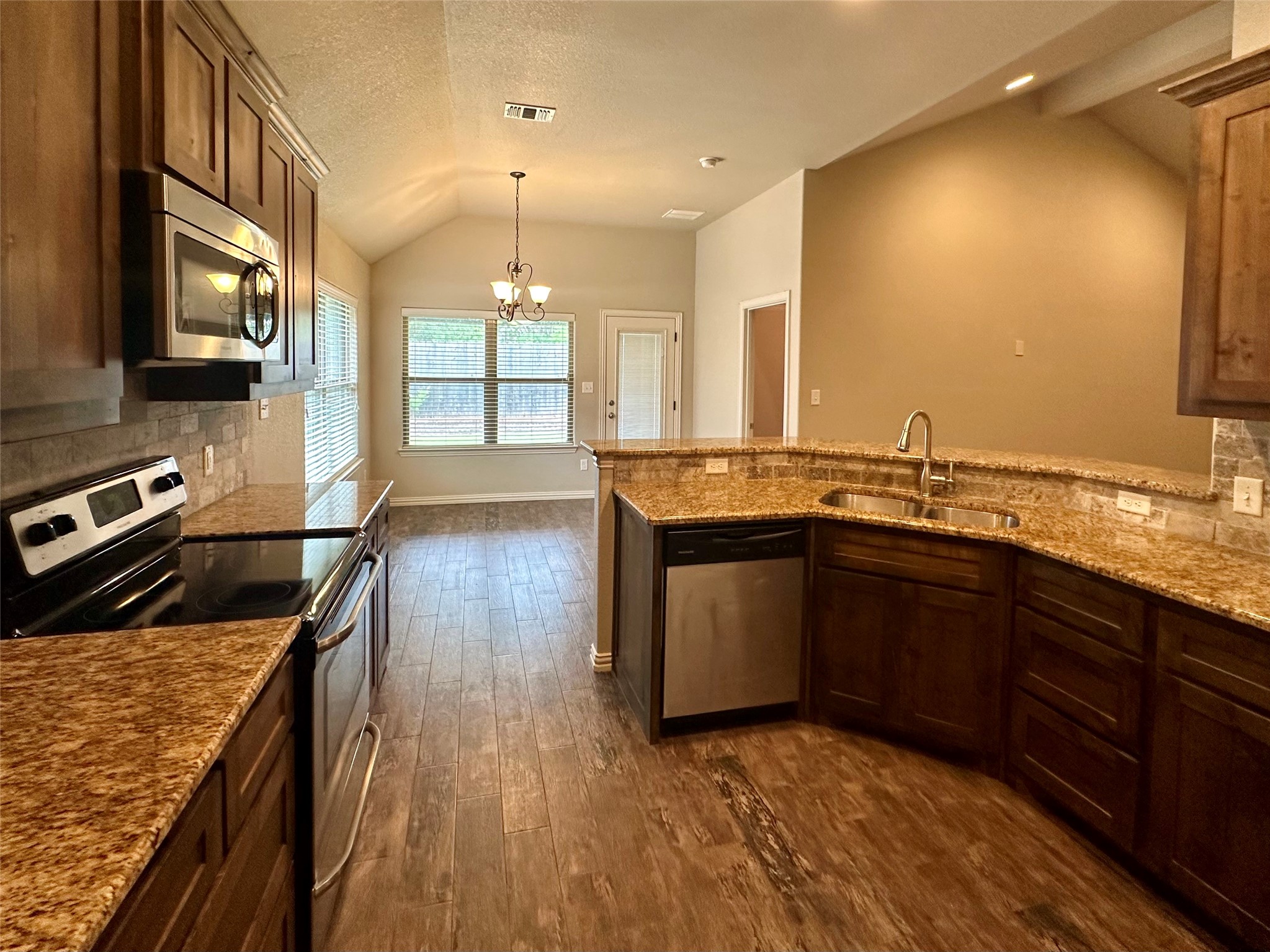 1409 Lauren Lane Granbury TX 76048