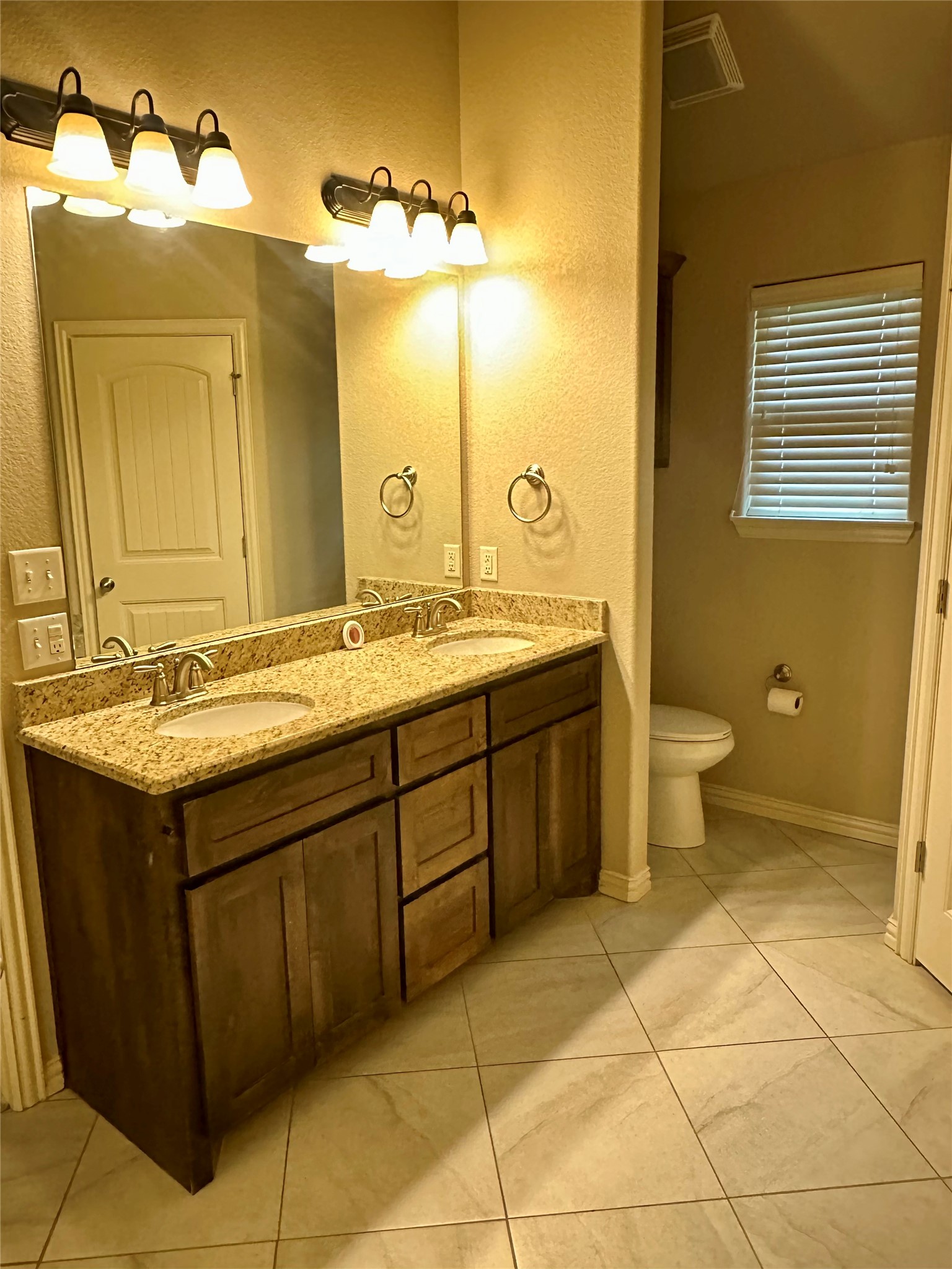 1409 Lauren Lane Granbury TX 76048
