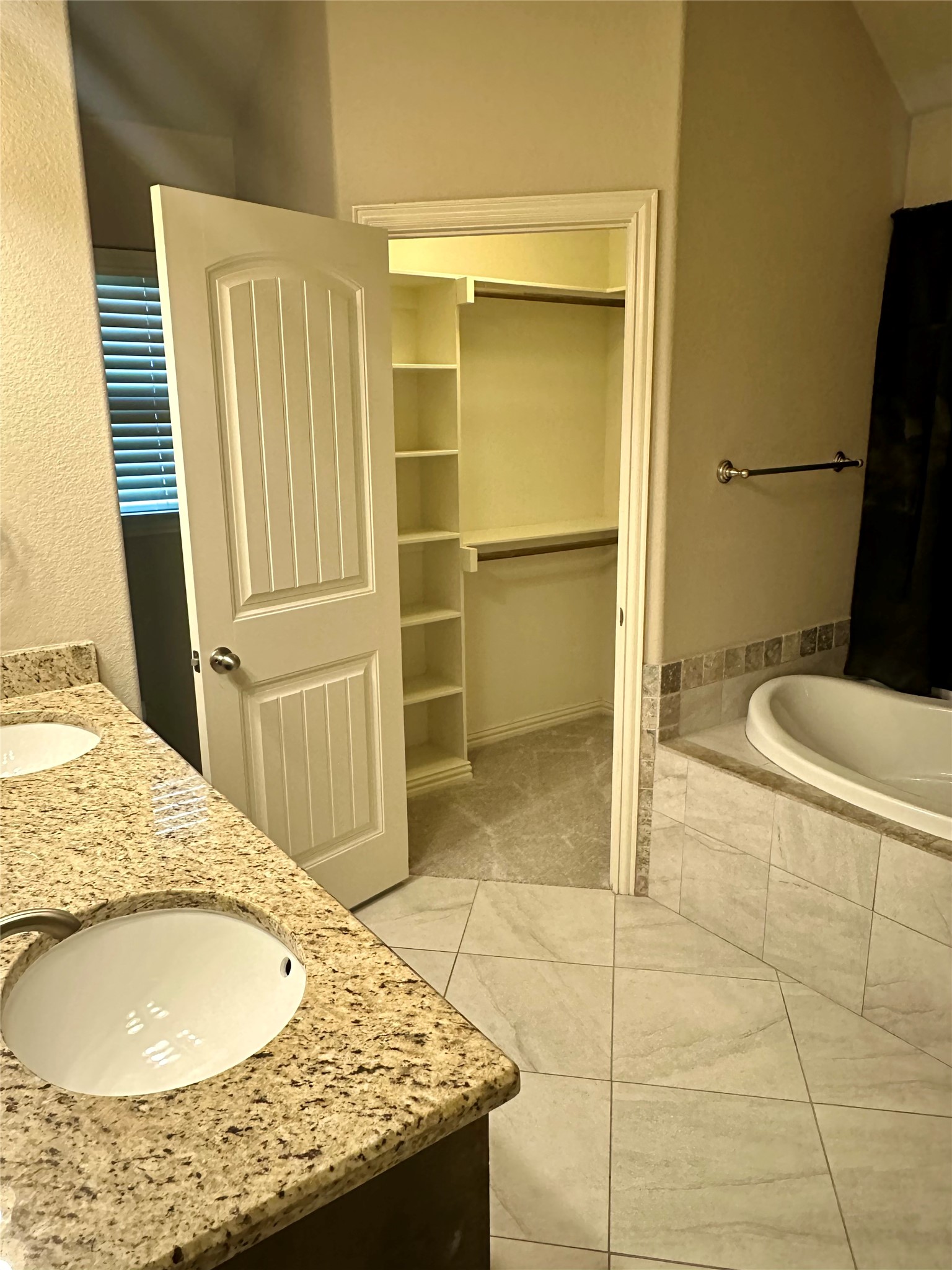 1409 Lauren Lane Granbury TX 76048