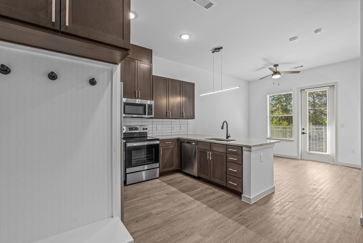 3120 E Park Row Drive Arlington TX 76010