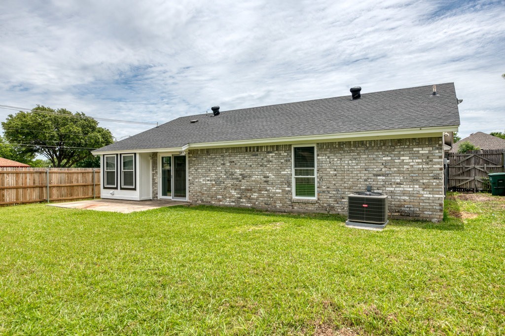 1700 Willow Vale Drive Fort Worth TX 76134