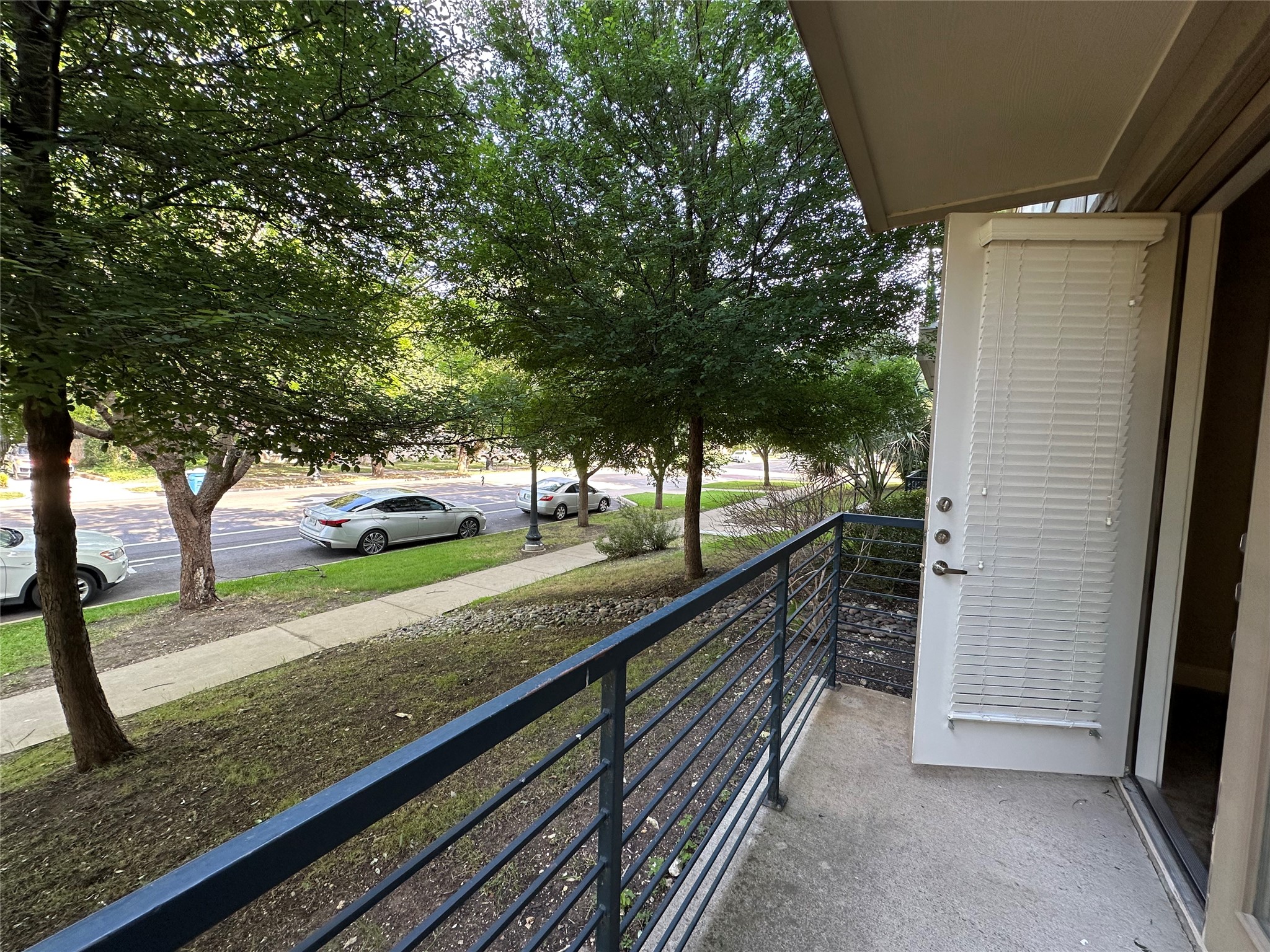 801 N Bishop Avenue Dallas TX 75208