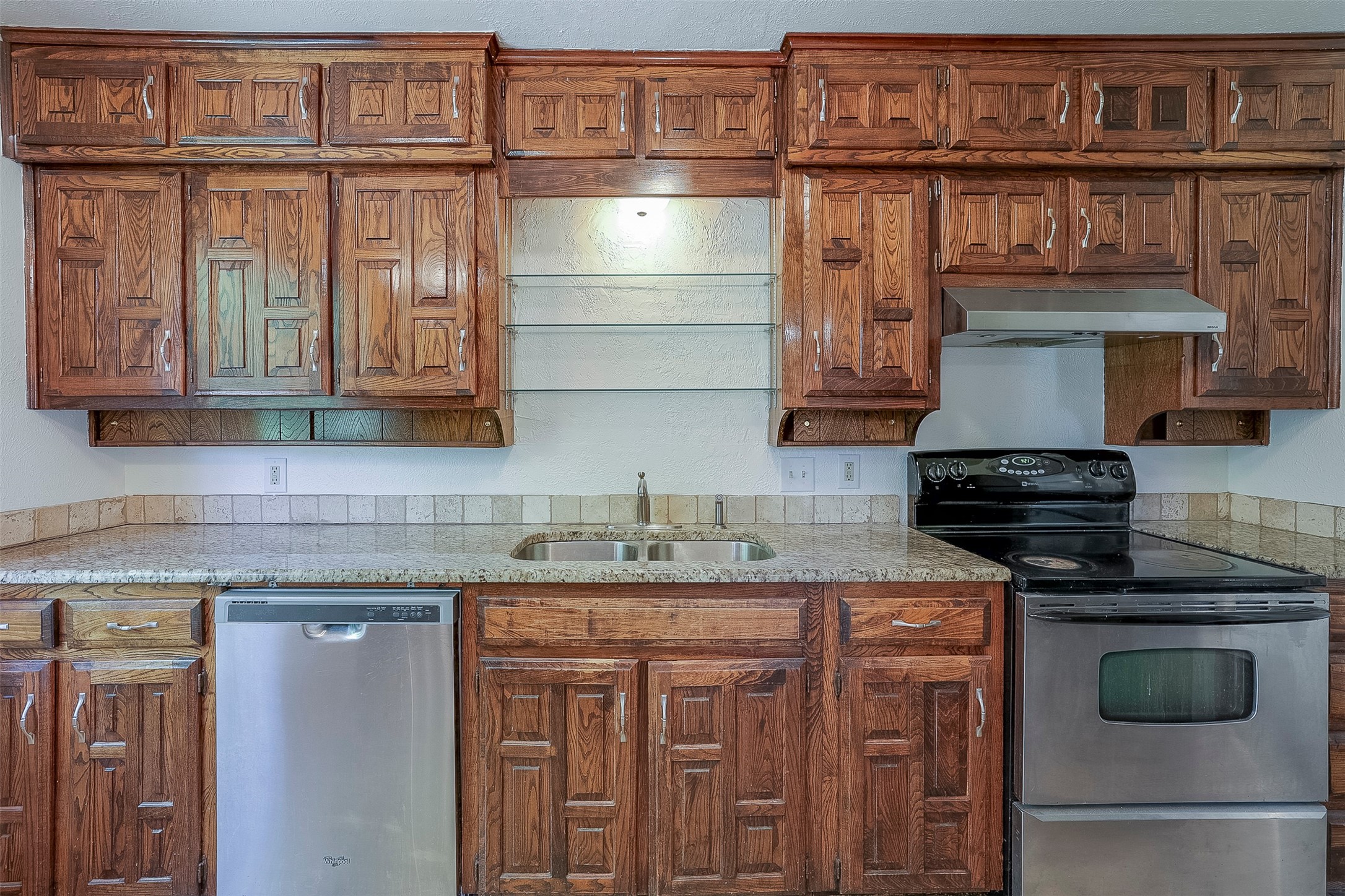 5312 Cahill Oval Street River Oaks TX 76114