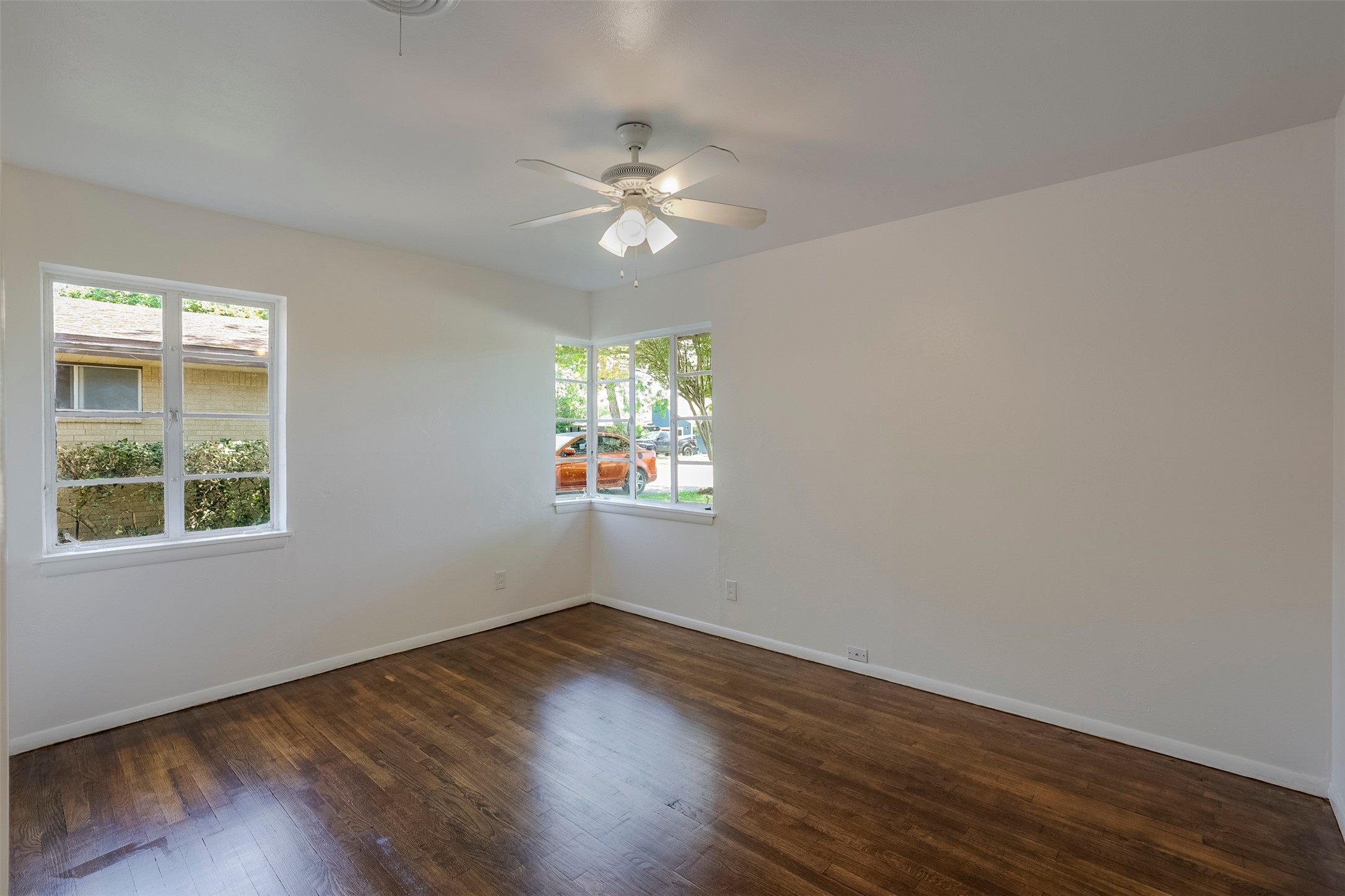 5312 Cahill Oval Street River Oaks TX 76114