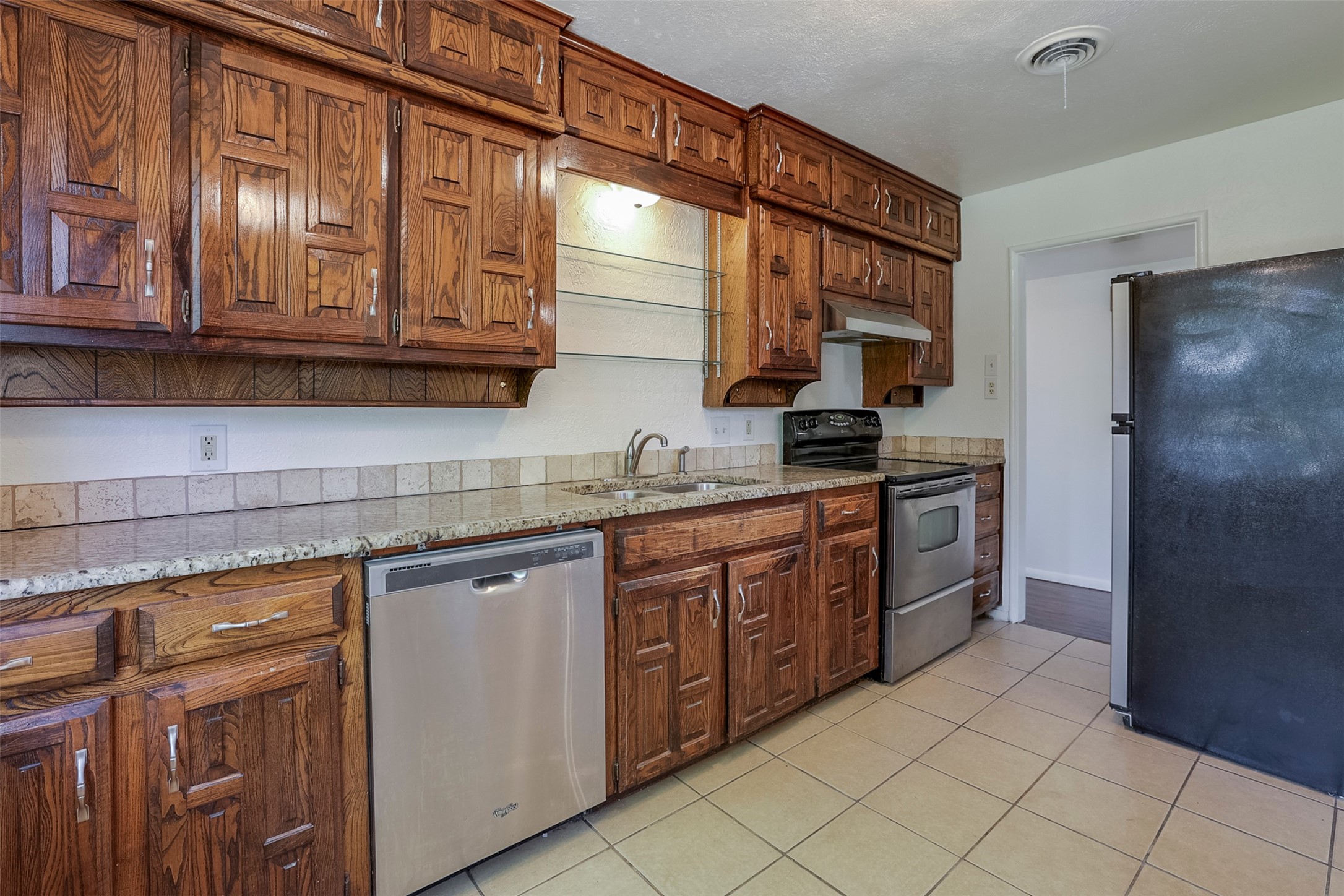 5312 Cahill Oval Street River Oaks TX 76114